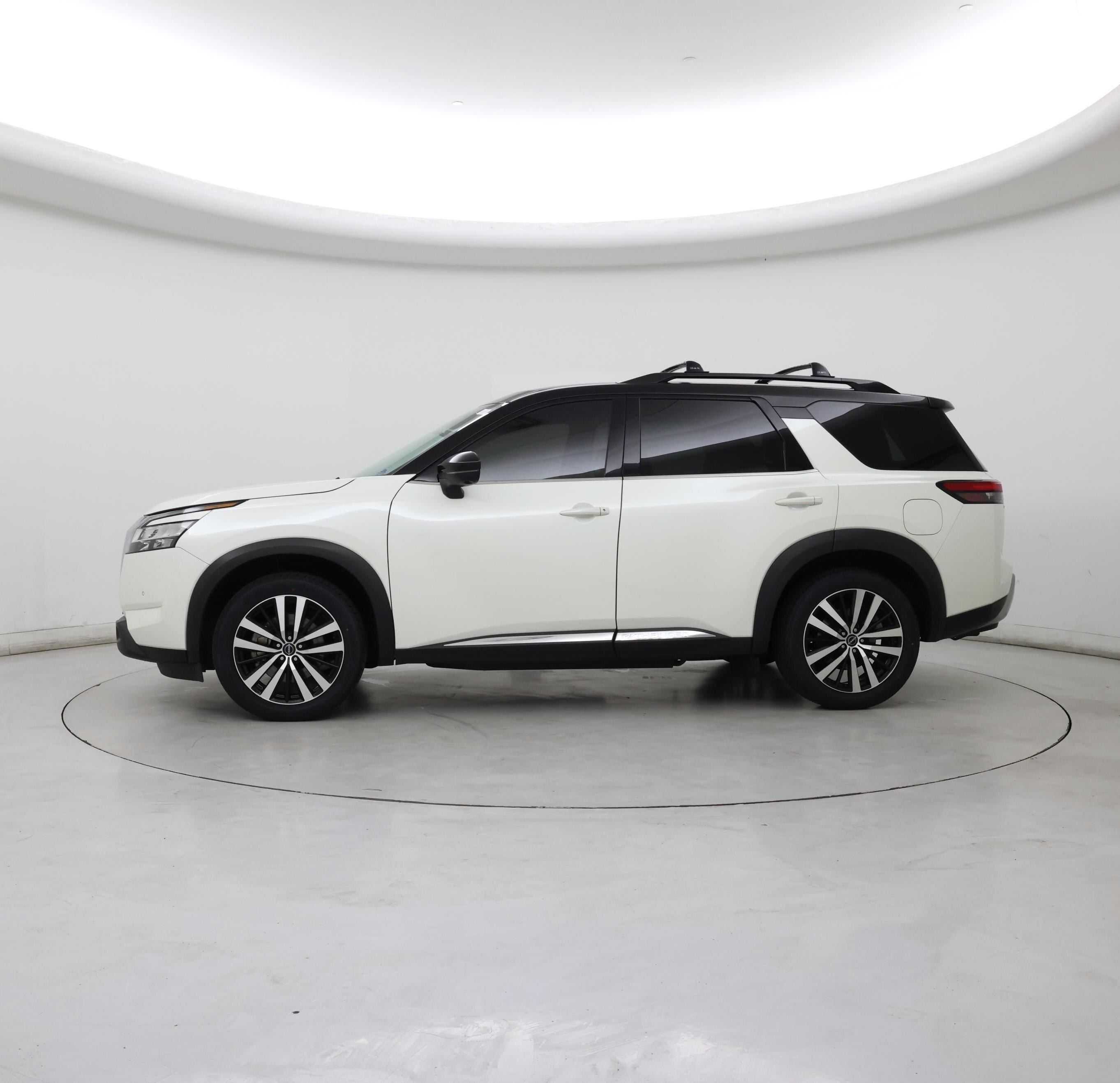 Thumbnail: 2023 Nissan Pathfinder - 3