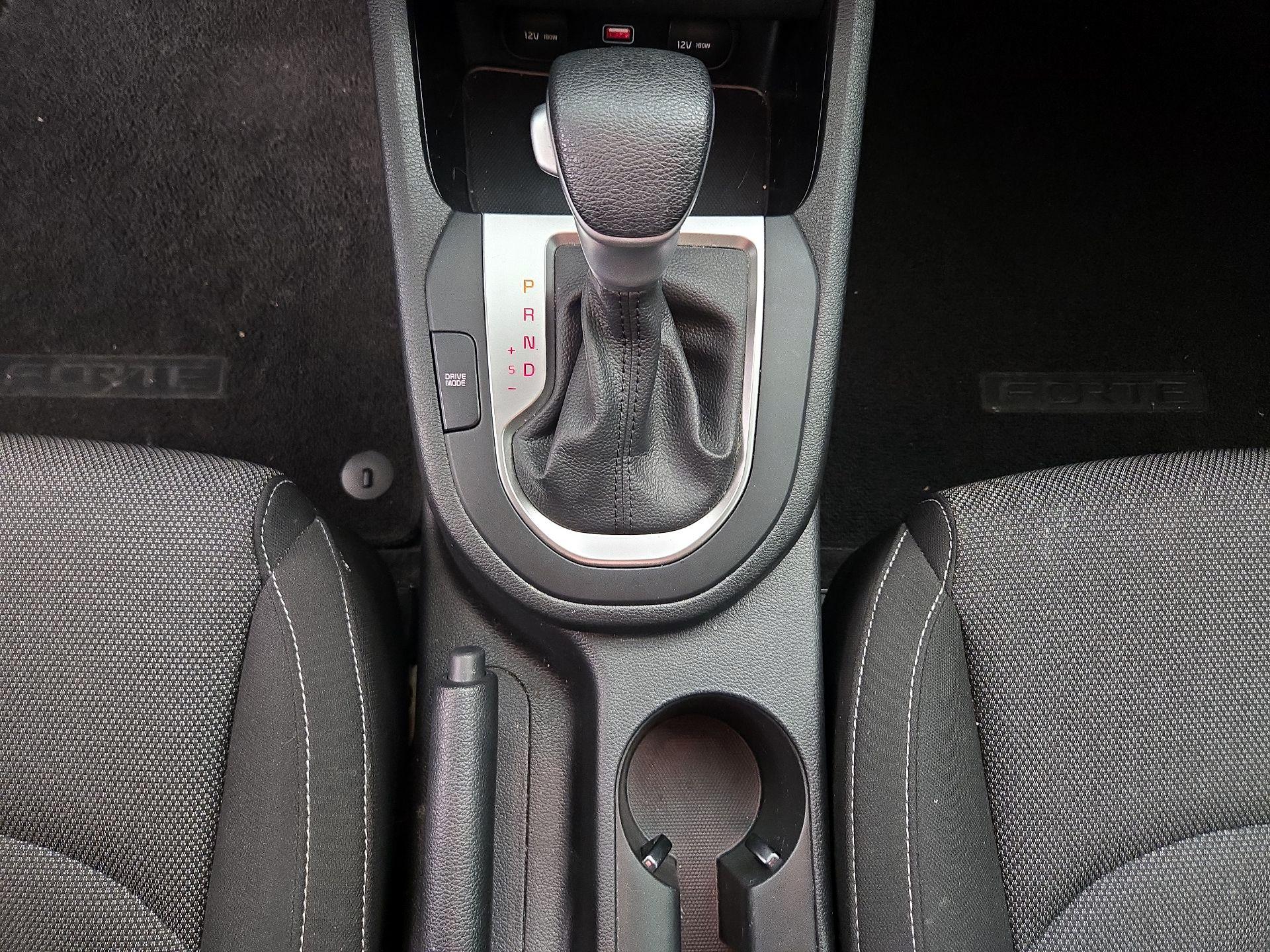 Thumbnail: 2023 Kia Forte - 17