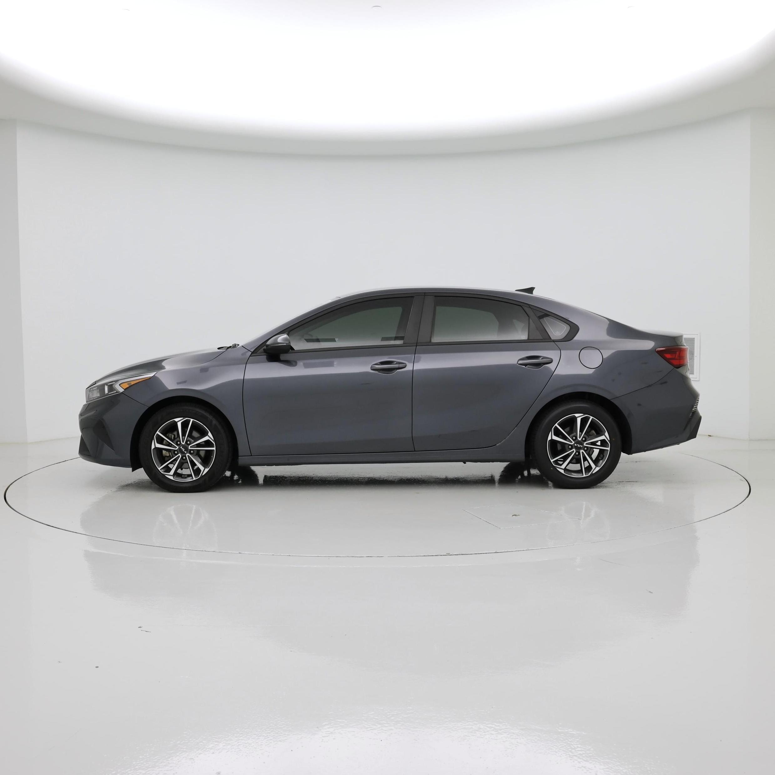 Thumbnail: 2023 Kia Forte - 3