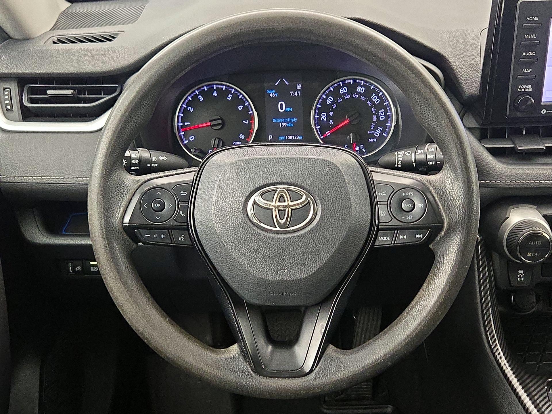 Thumbnail: 2020 Toyota RAV4 - 10