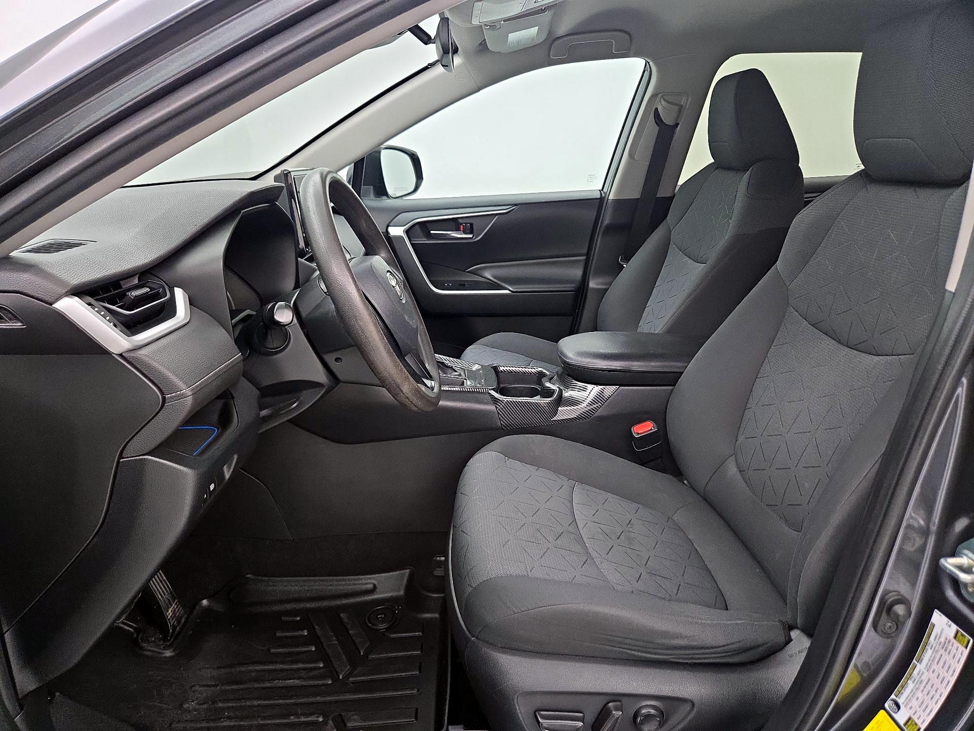 Thumbnail: 2020 Toyota RAV4 - 11