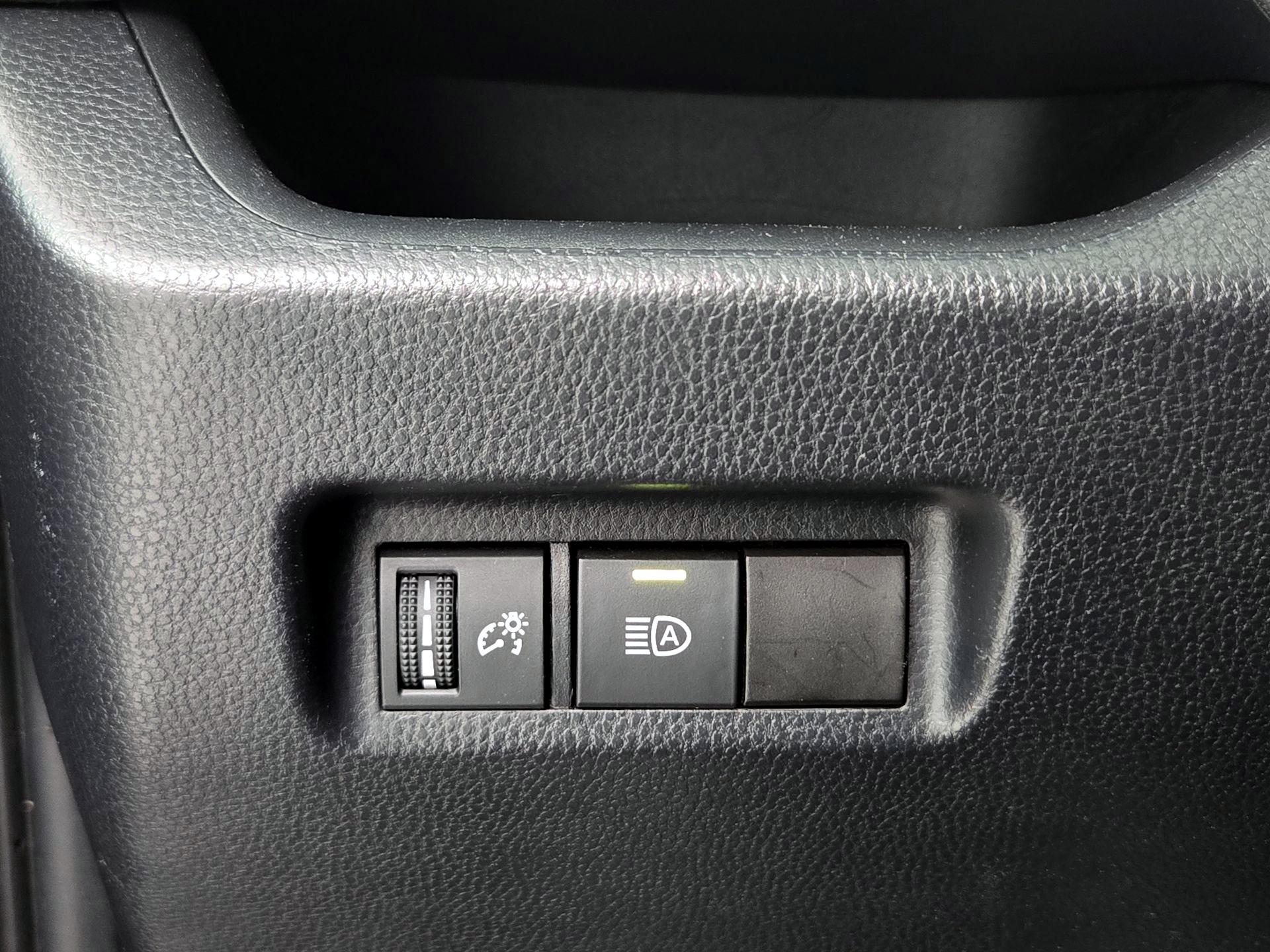 Thumbnail: 2020 Toyota RAV4 - 13