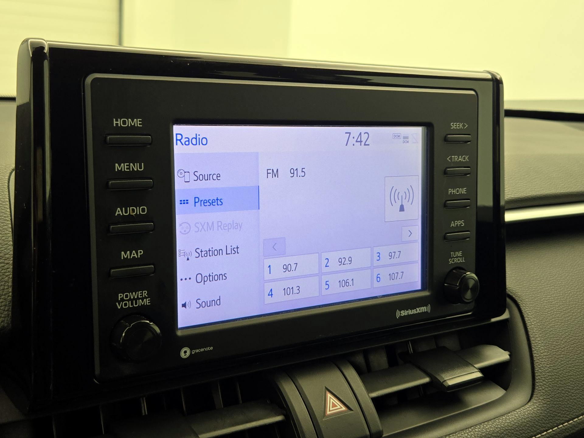 Thumbnail: 2020 Toyota RAV4 - 15