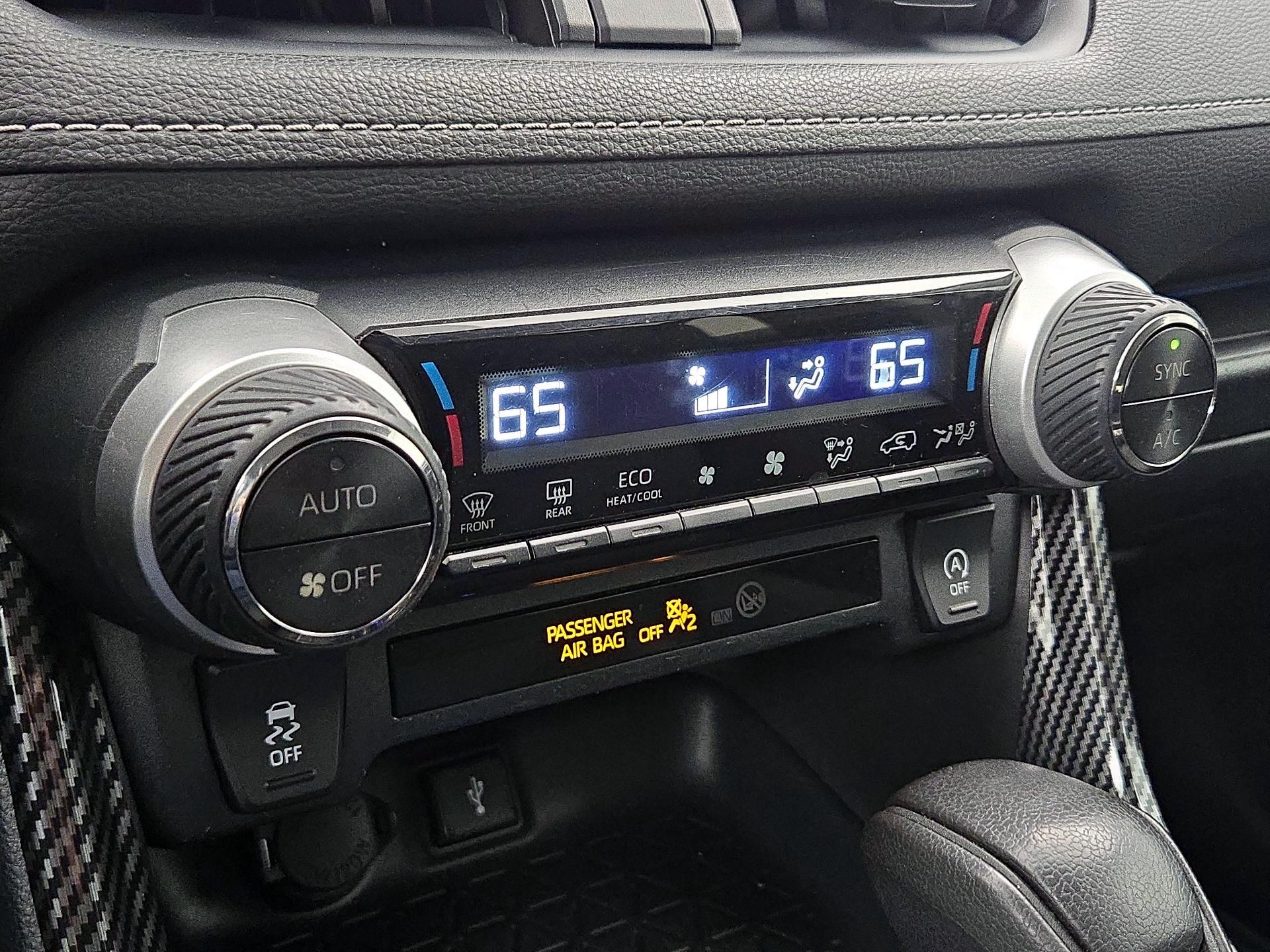 Thumbnail: 2020 Toyota RAV4 - 16