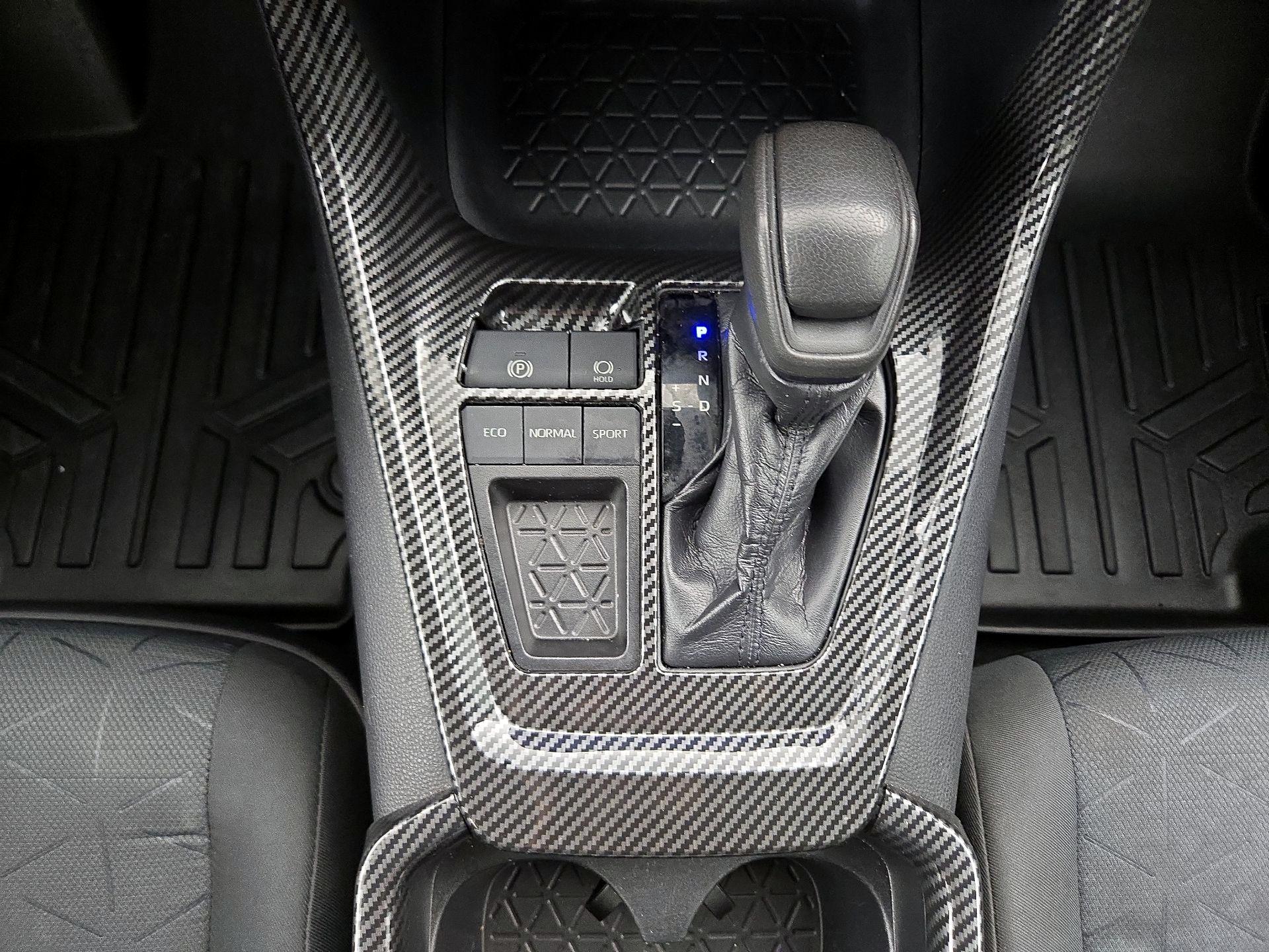 Thumbnail: 2020 Toyota RAV4 - 17