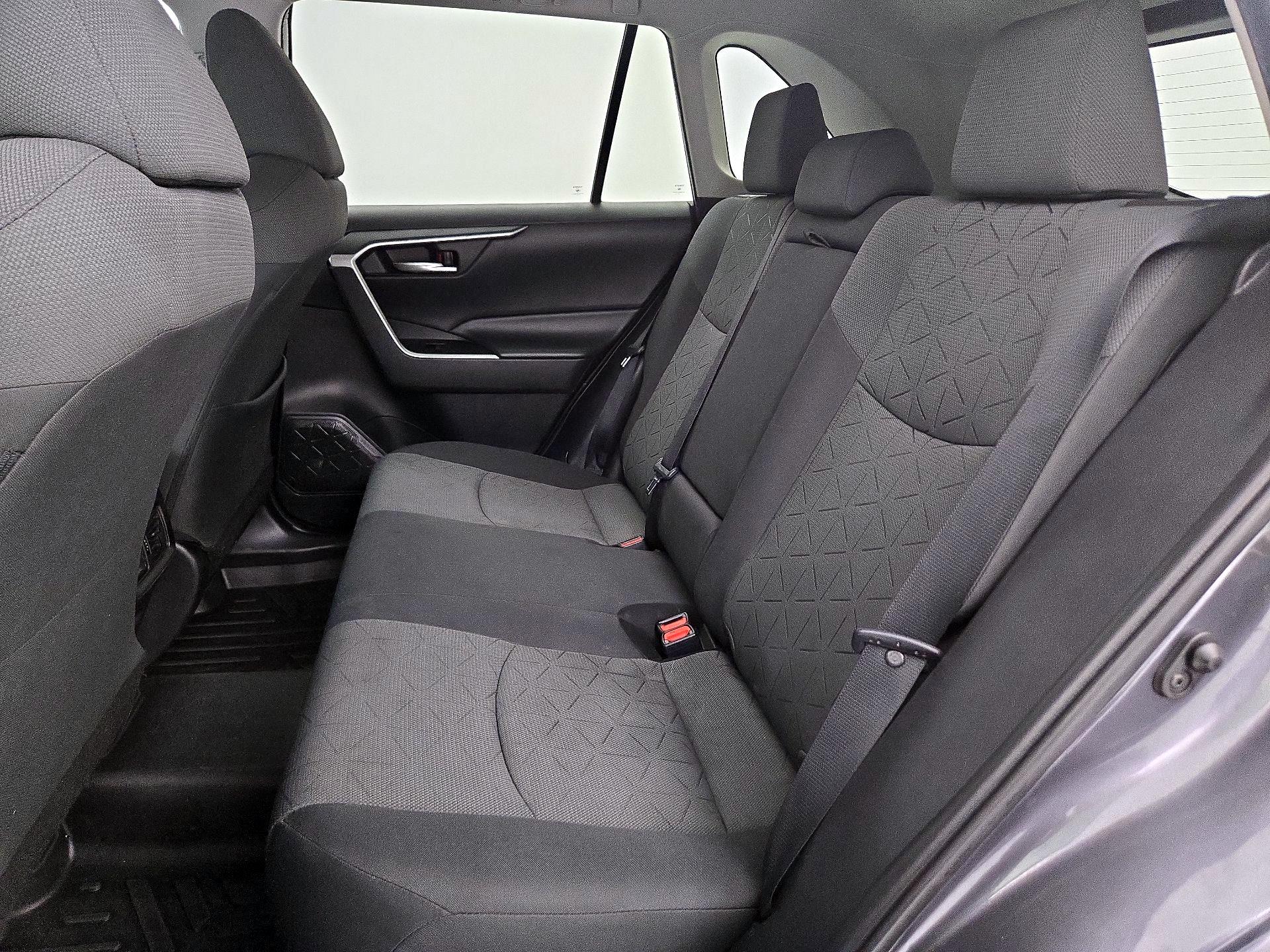 Thumbnail: 2020 Toyota RAV4 - 19