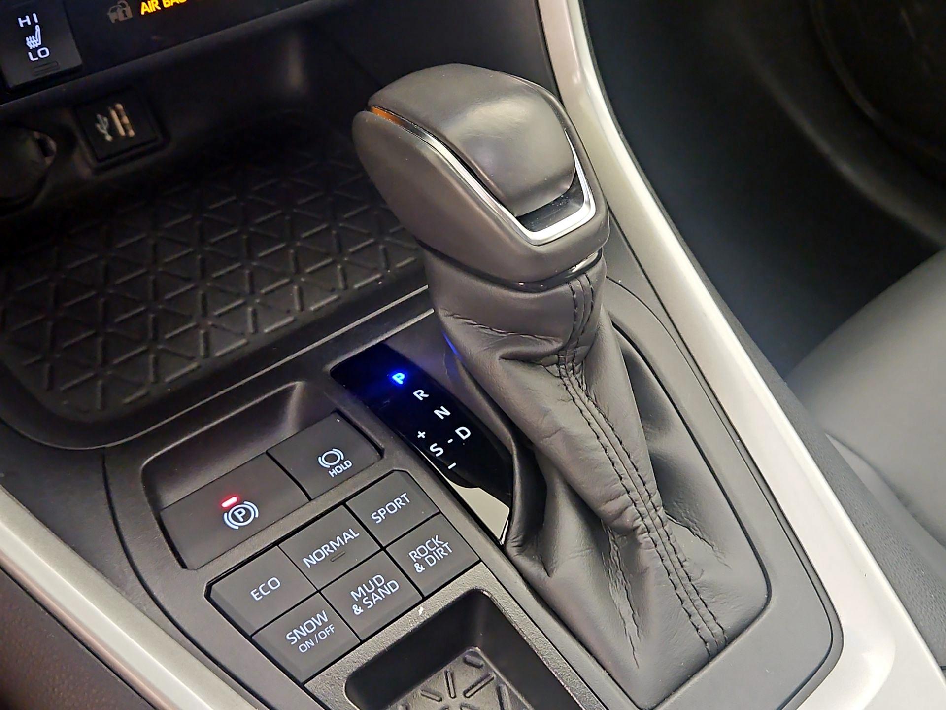 Thumbnail: 2024 Toyota RAV4 - 17