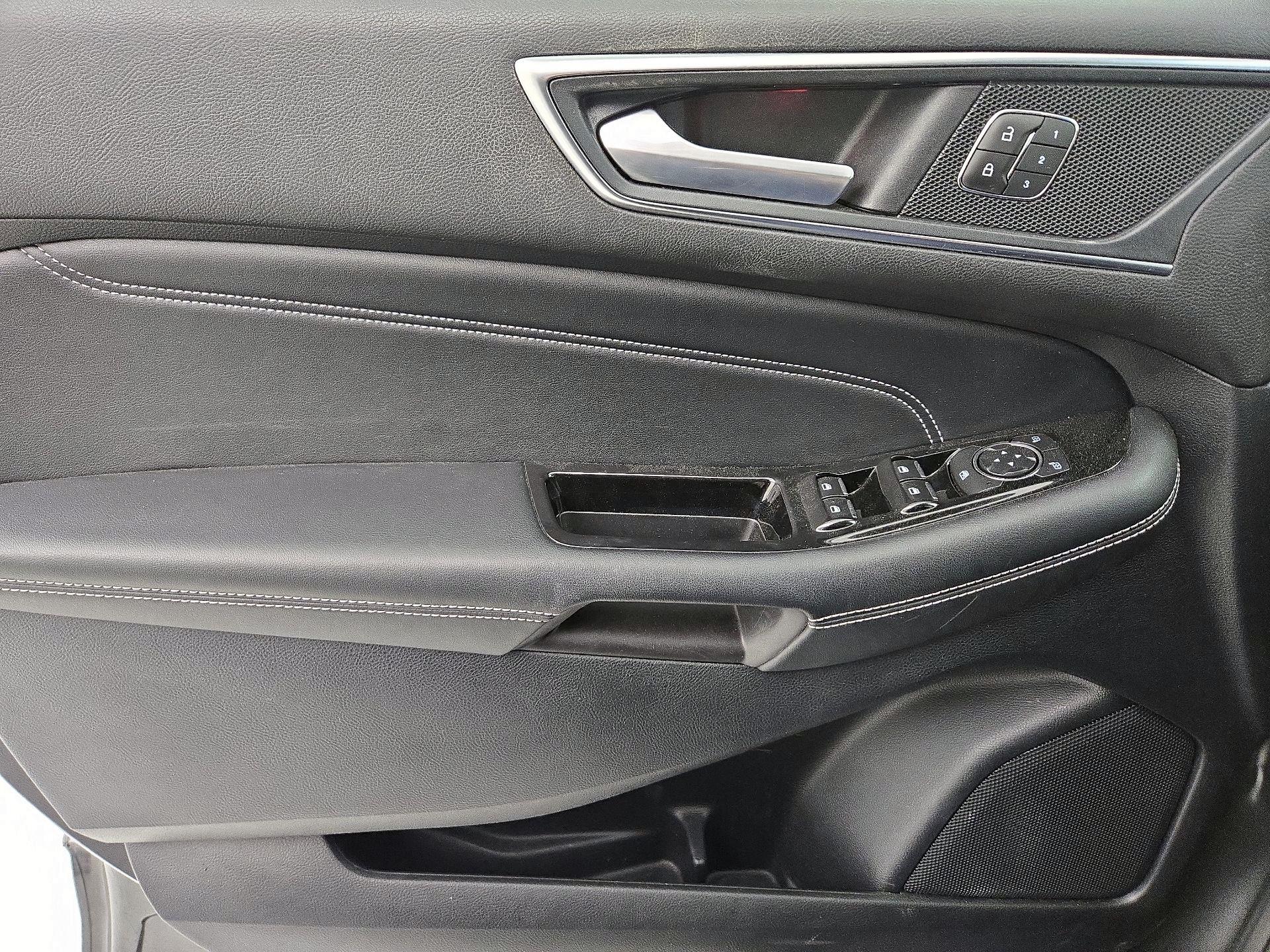 Thumbnail: 2018 Ford Edge - 12