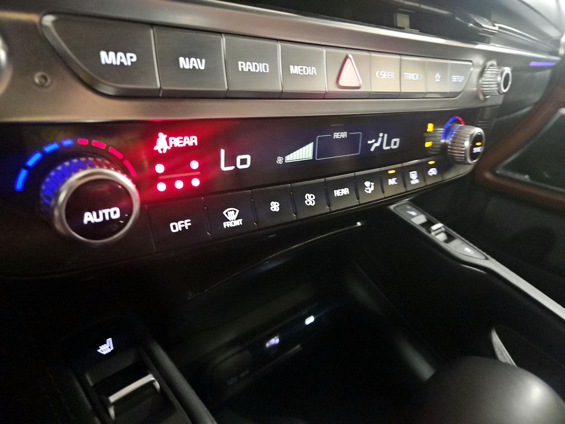 Thumbnail: 2024 Kia Telluride - 17