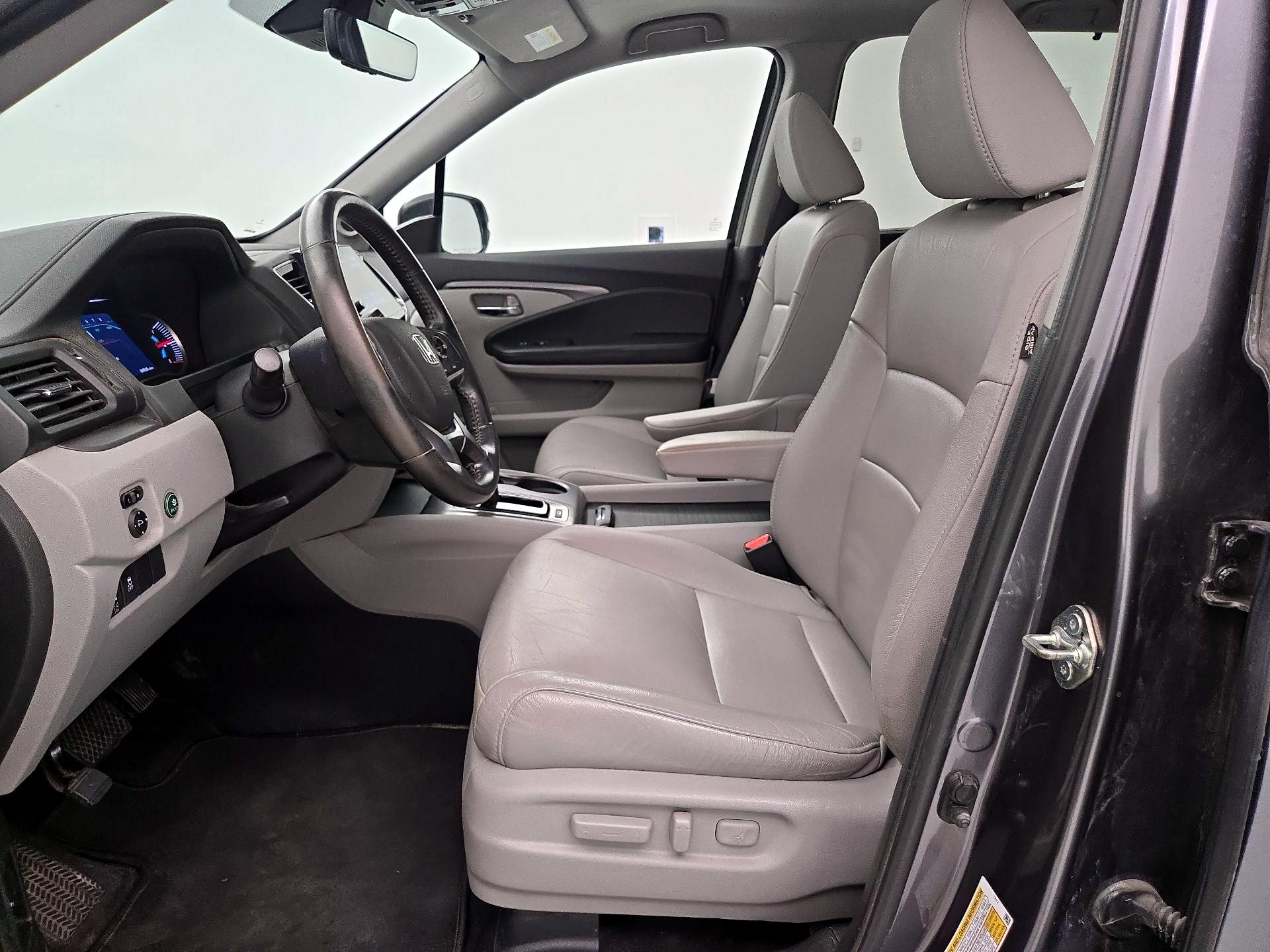 Thumbnail: 2019 Honda Pilot - 11