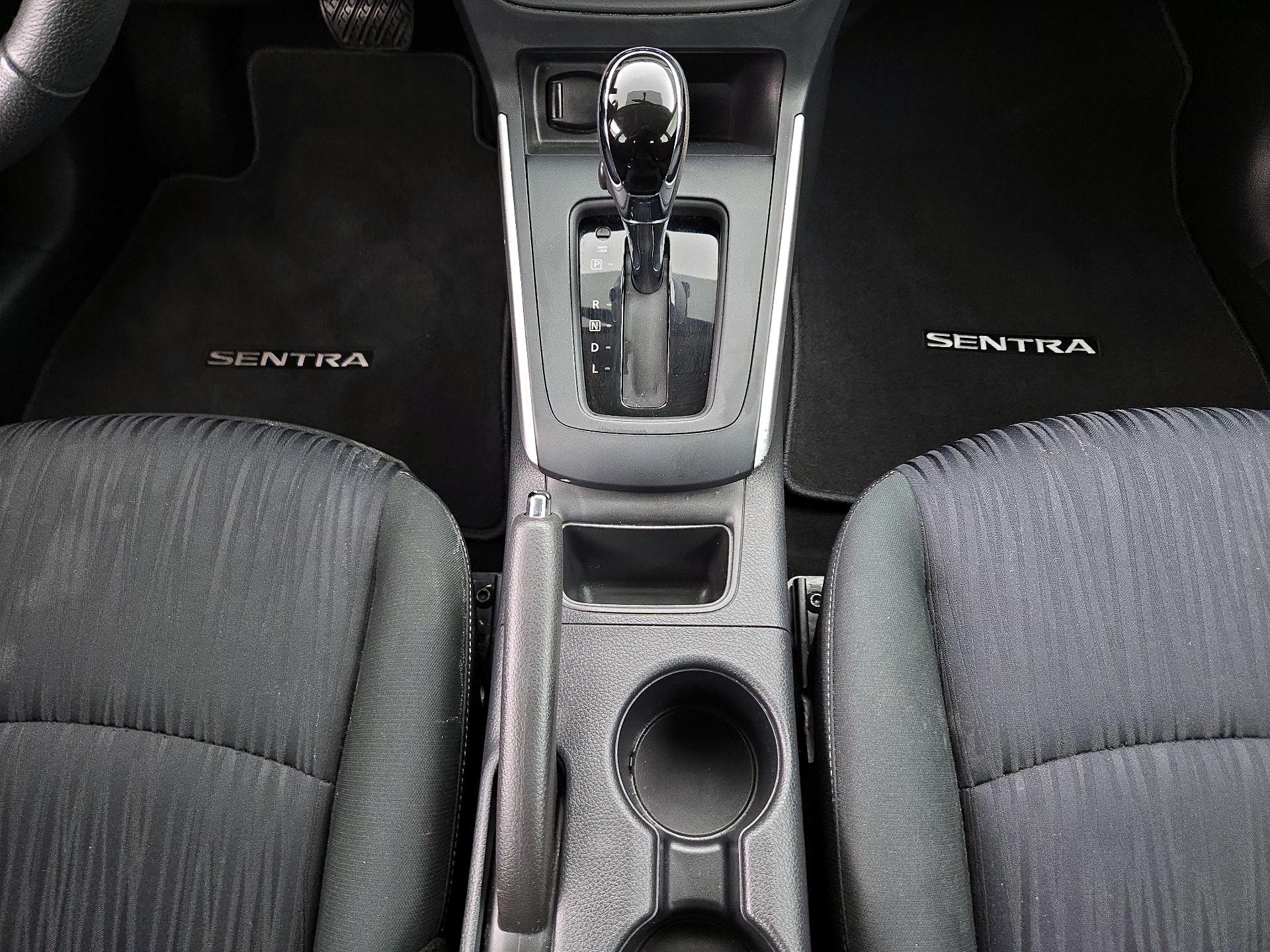 Thumbnail: 2019 Nissan Sentra - 17