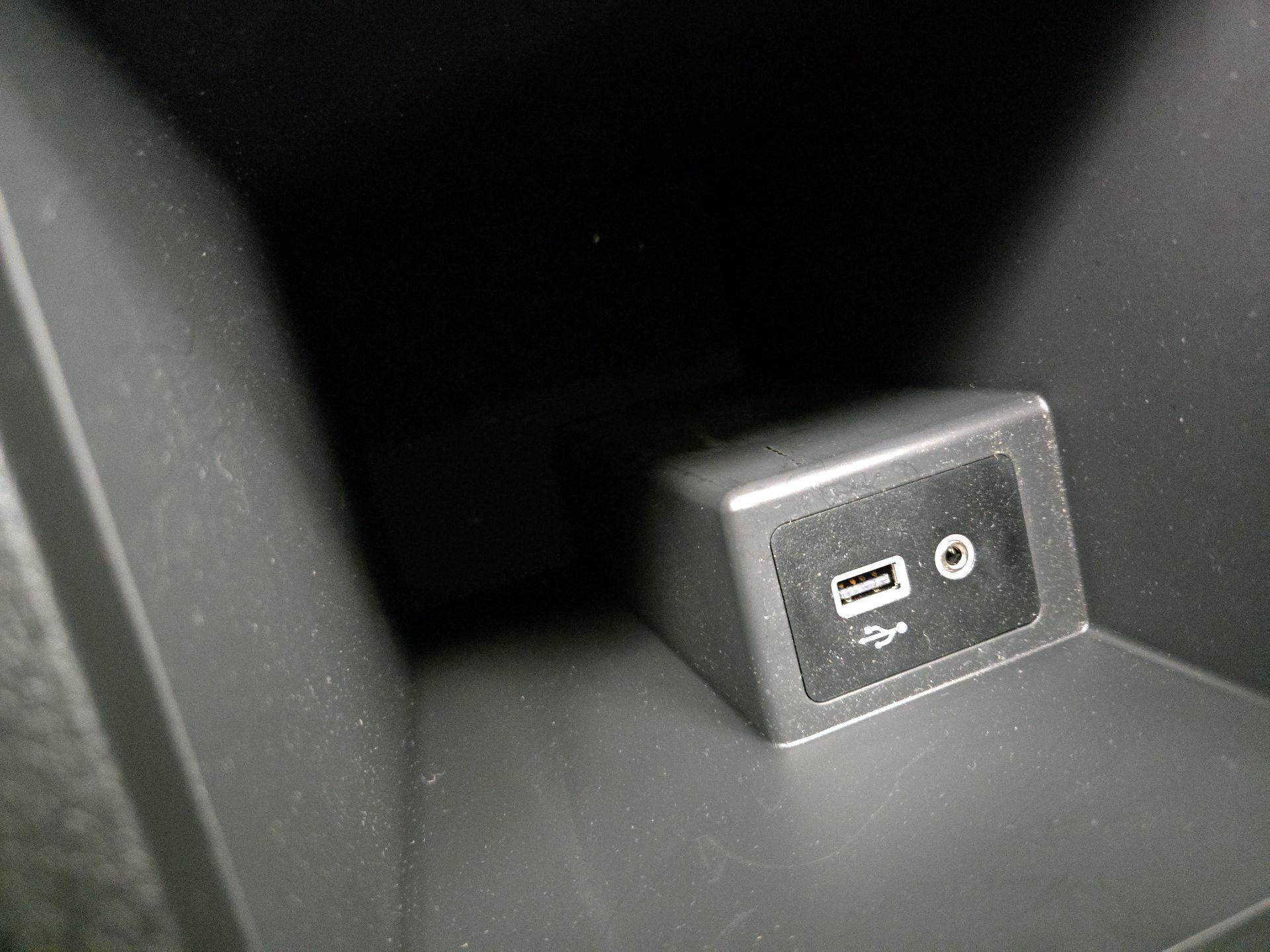 Thumbnail: 2019 Nissan Sentra - 18