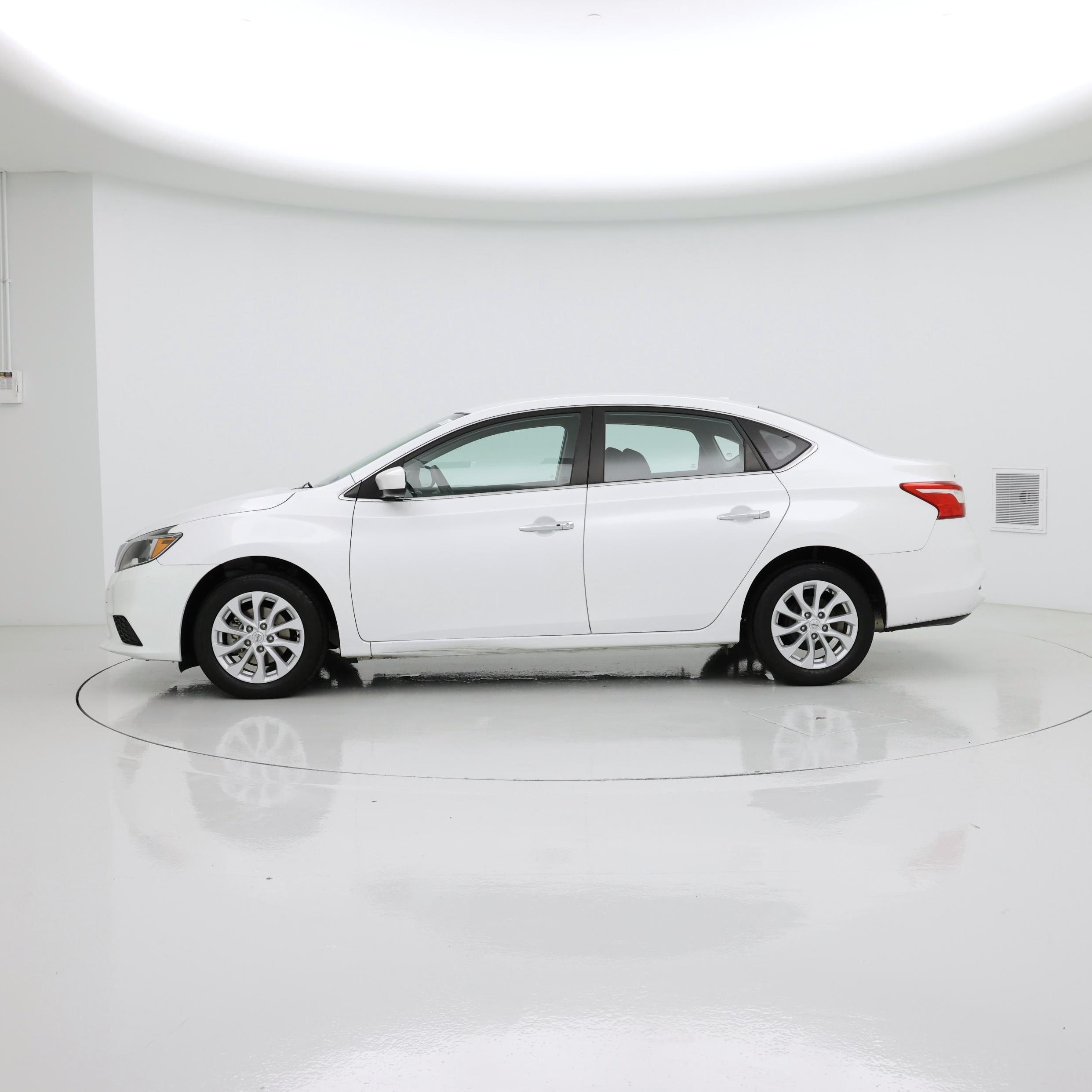 Thumbnail: 2019 Nissan Sentra - 3