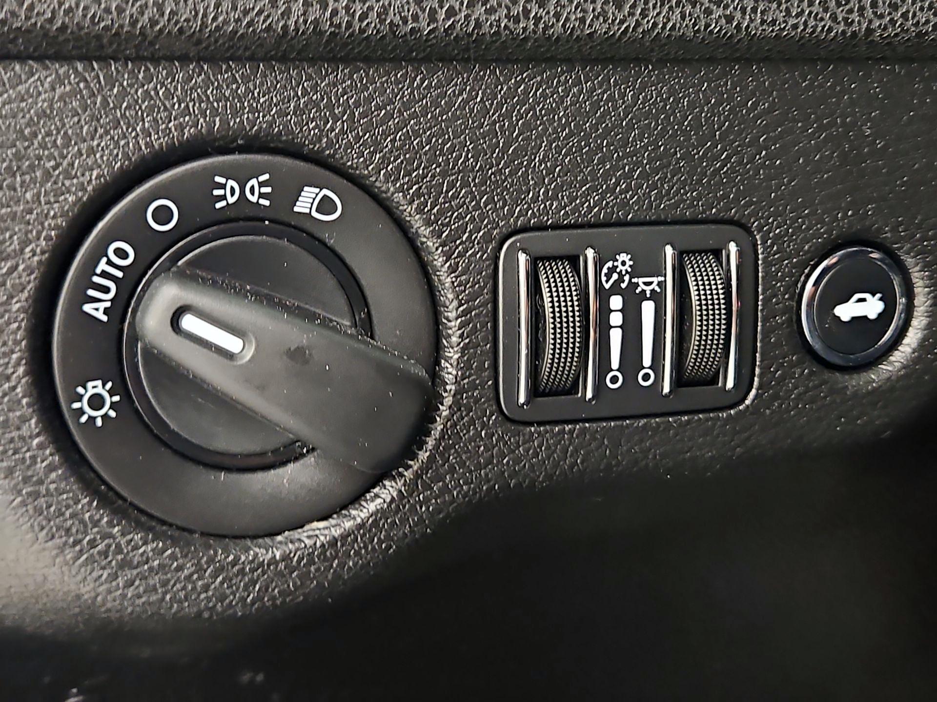 Thumbnail: 2021 Dodge Charger - 13