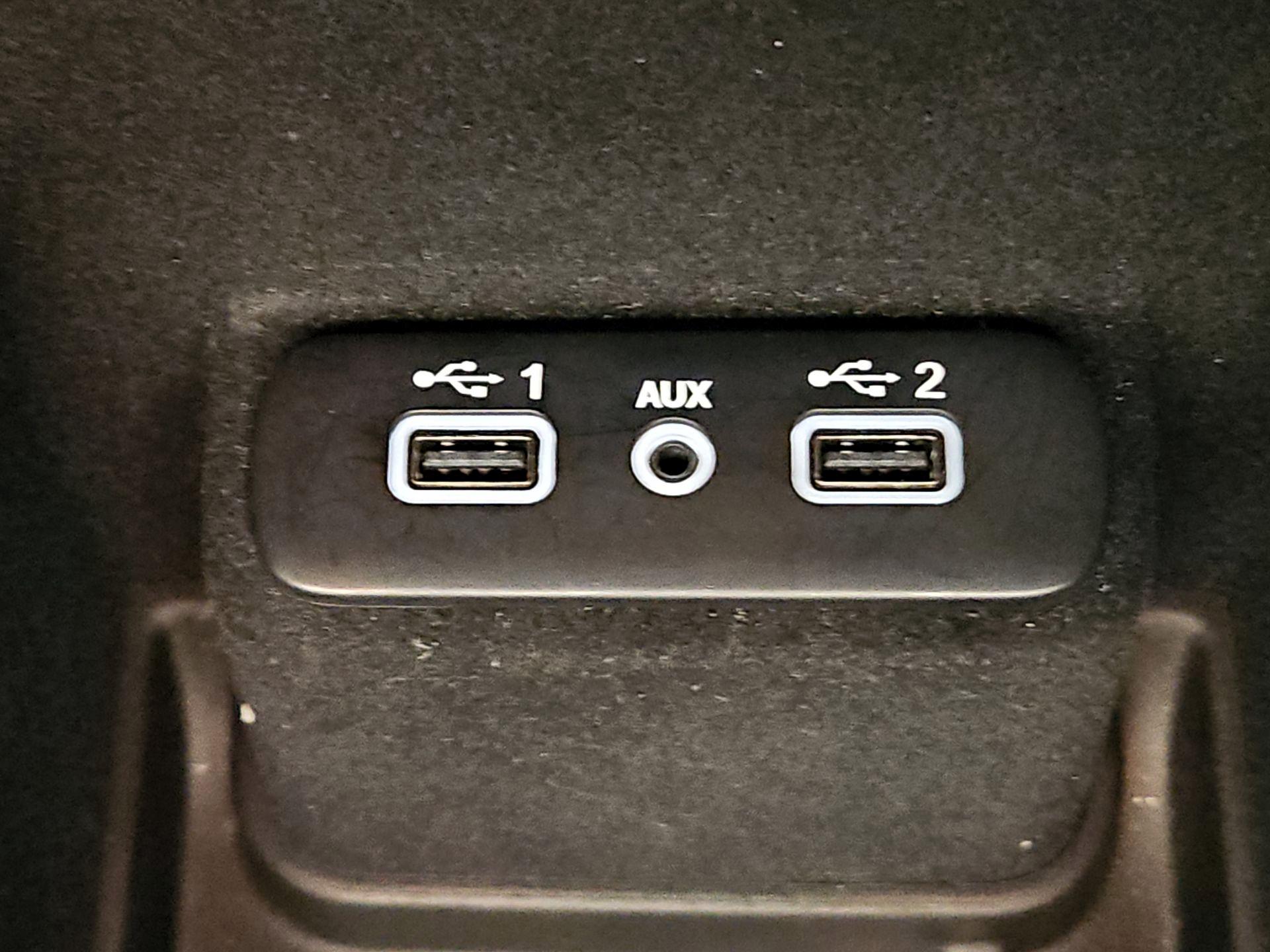 Thumbnail: 2021 Dodge Charger - 18