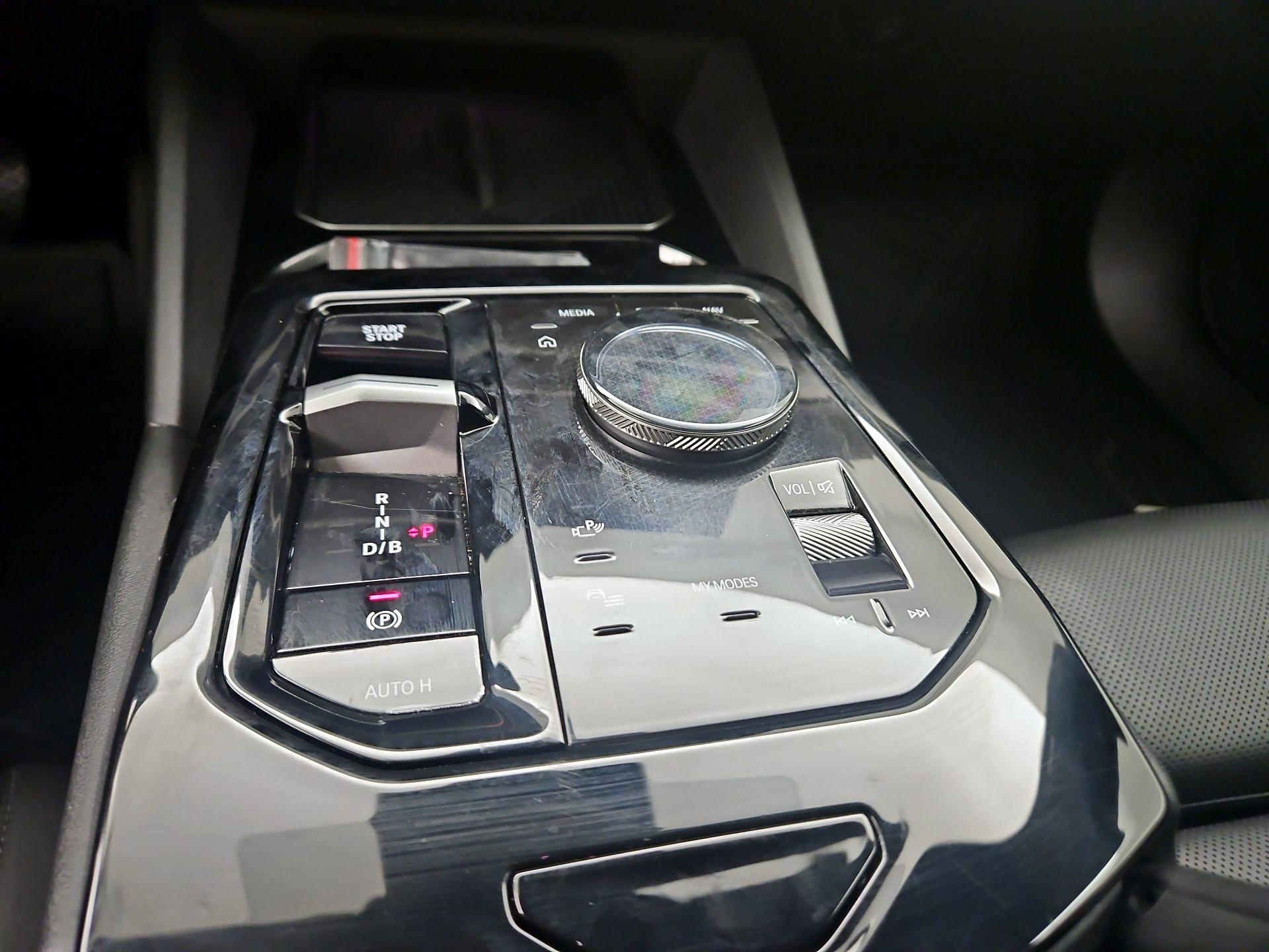 Thumbnail: 2024 BMW i5 - 18