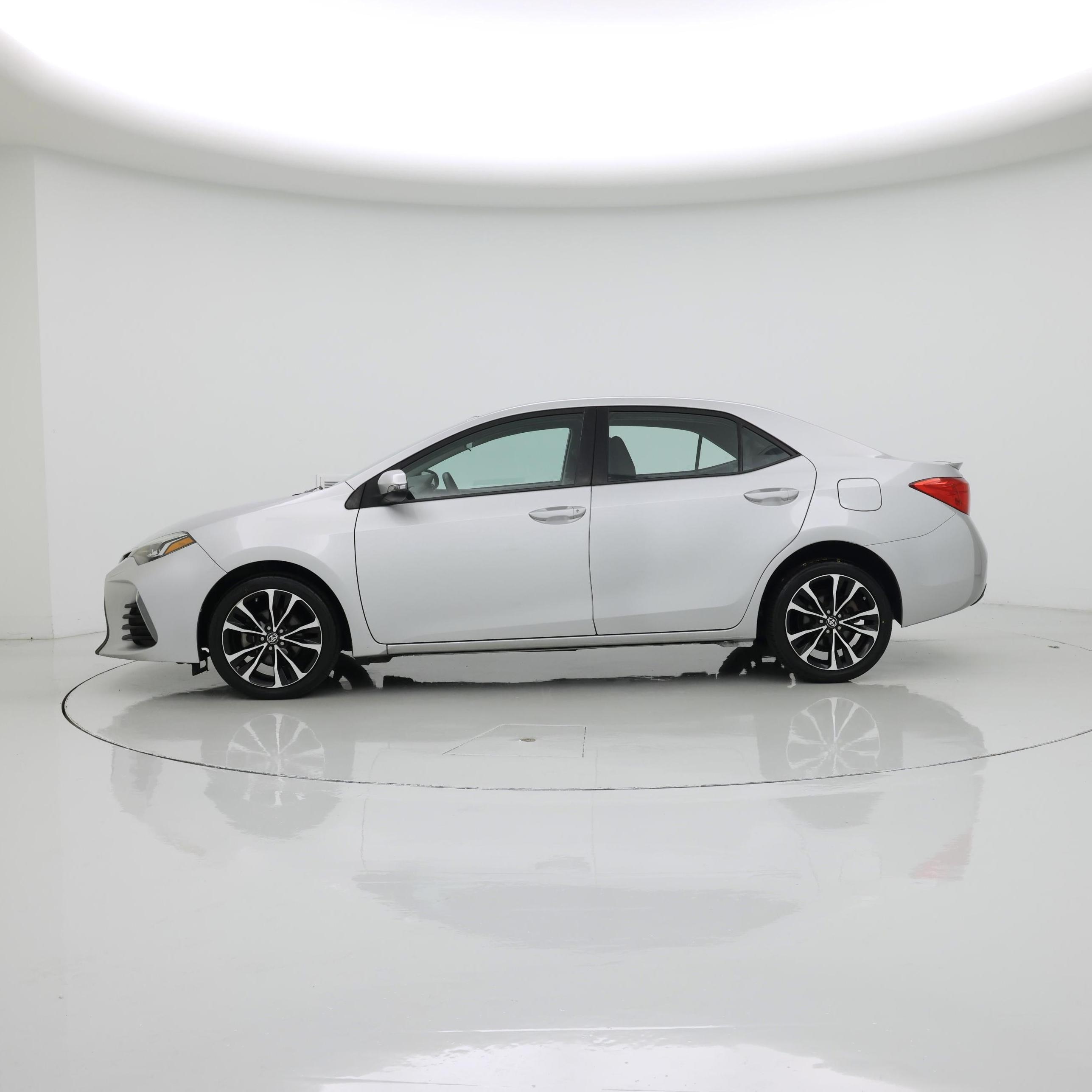 Thumbnail: 2018 Toyota Corolla - 3
