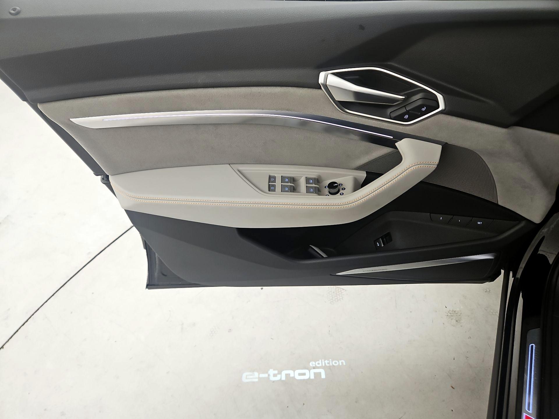 Thumbnail: 2024 Audi Q8 e-tron - 12