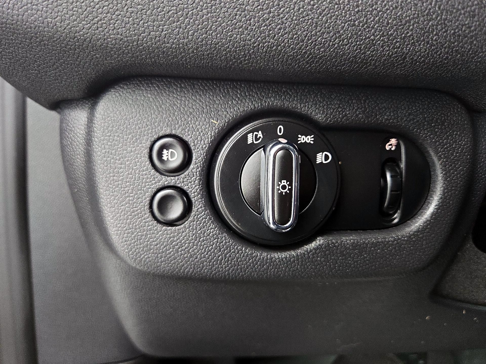 Thumbnail: 2019 MINI Cooper Clubman - 13