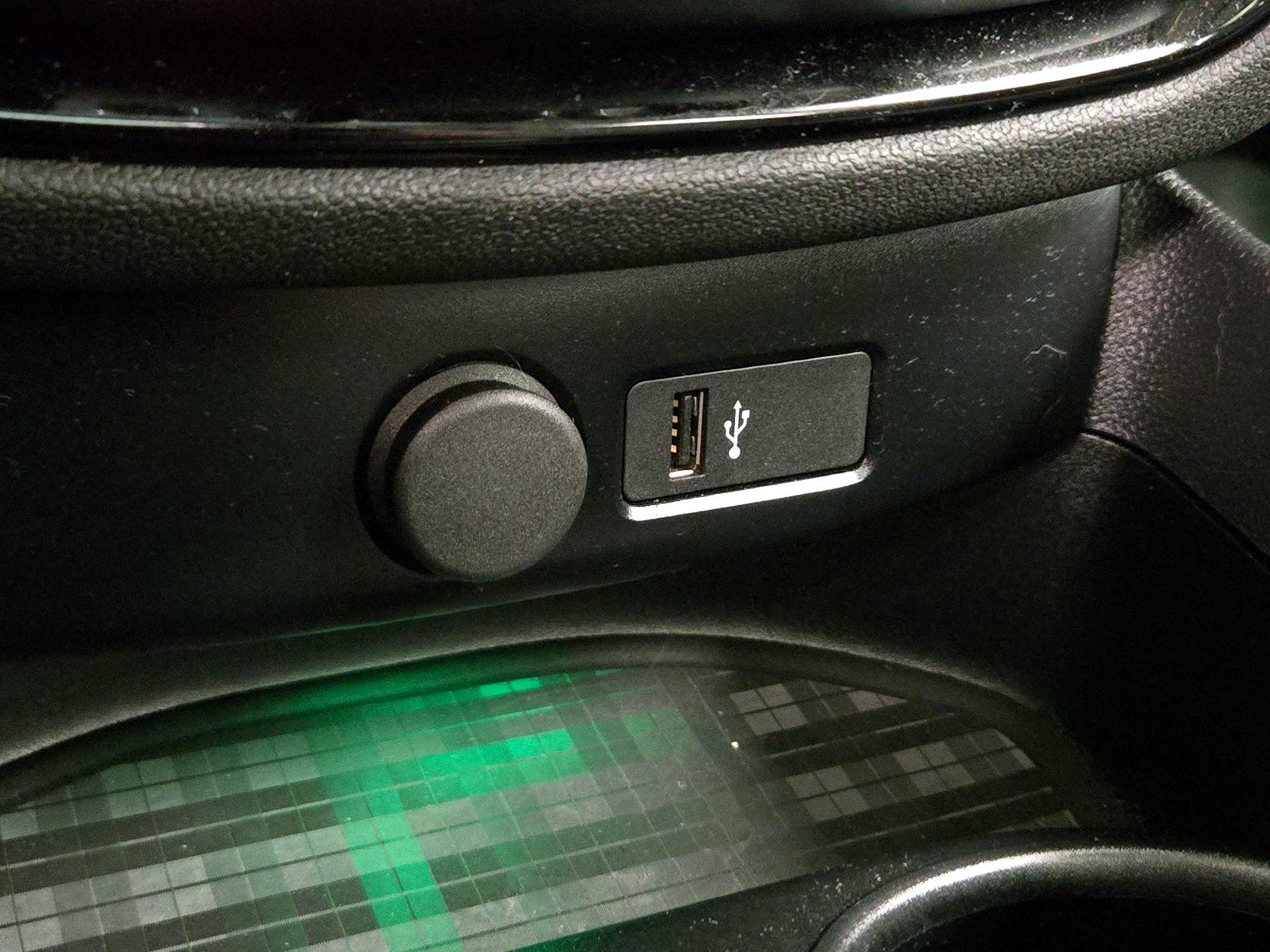 Thumbnail: 2019 MINI Cooper Clubman - 18