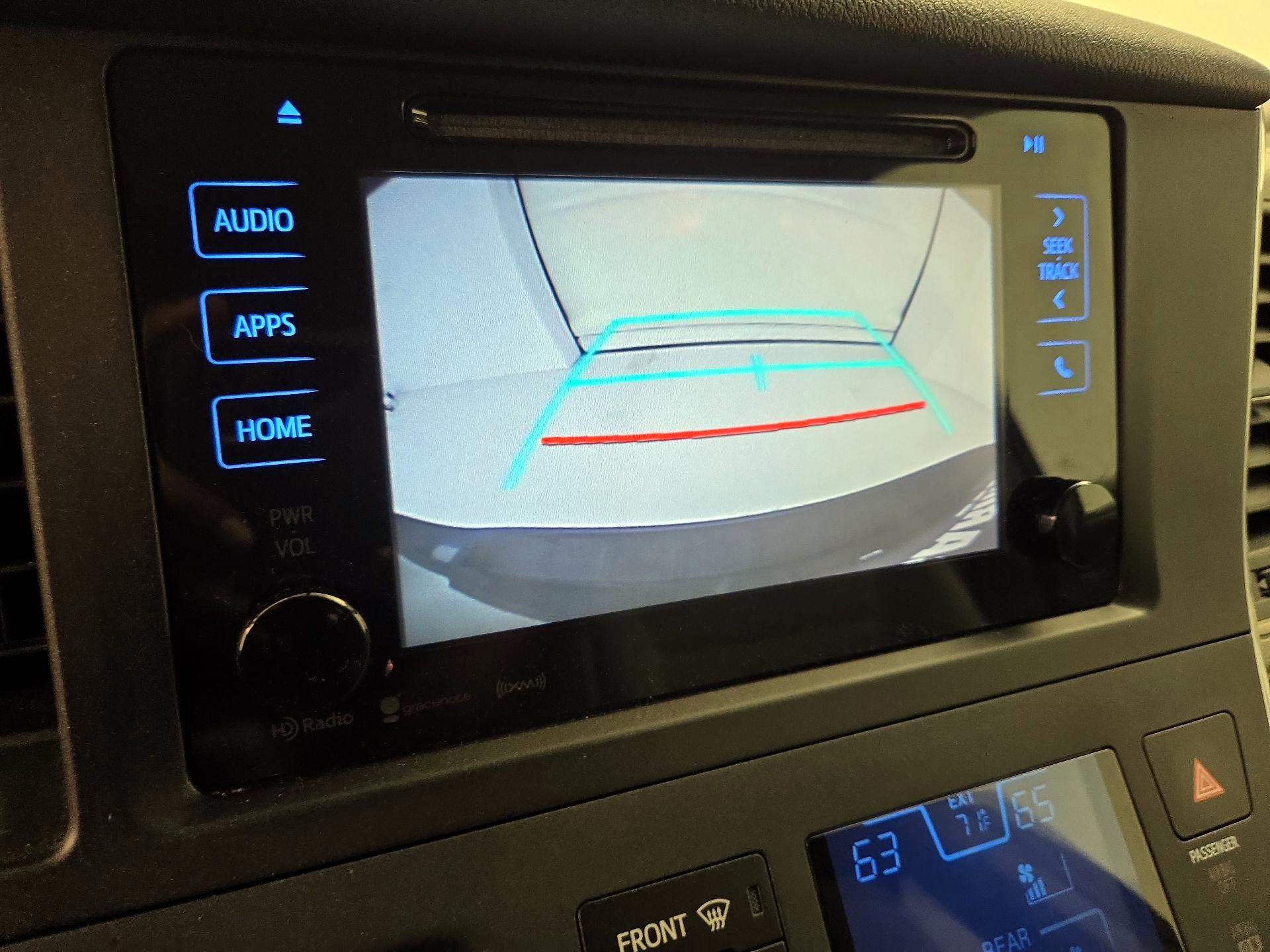 Thumbnail: 2017 Toyota Sienna - 14