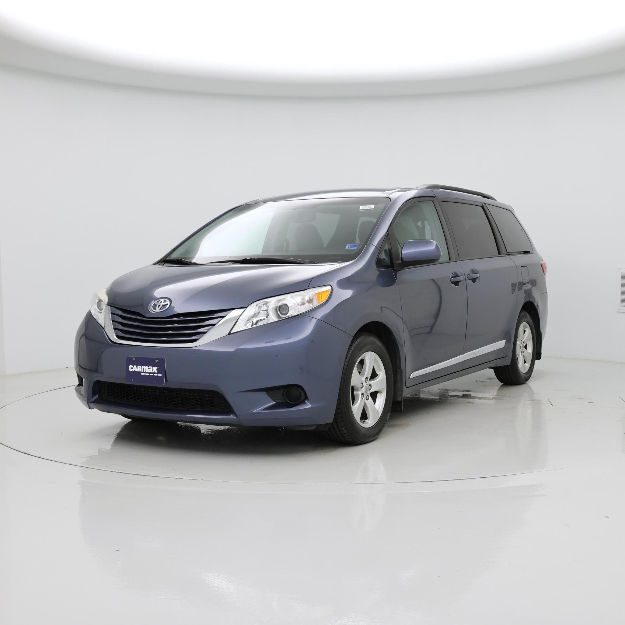 Thumbnail: 2017 Toyota Sienna - 4