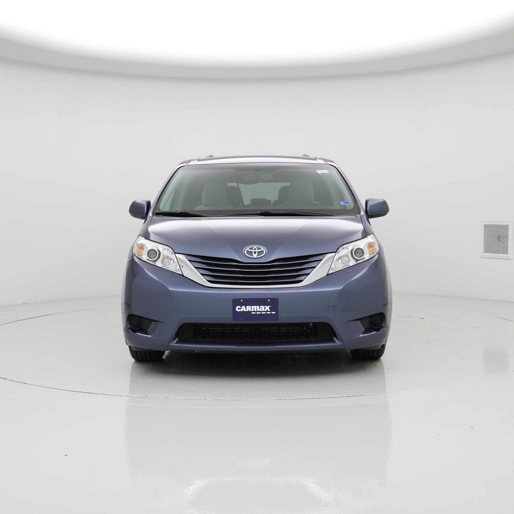 Thumbnail: 2017 Toyota Sienna - 5