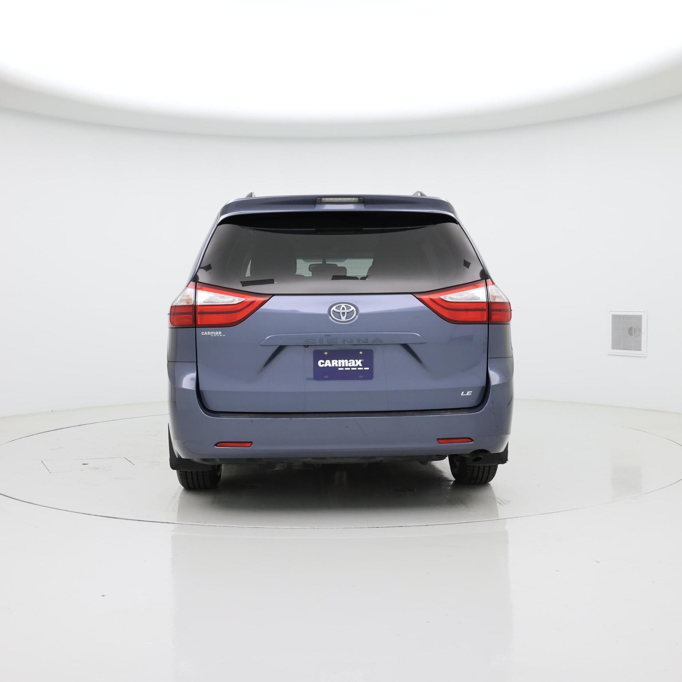 Thumbnail: 2017 Toyota Sienna - 6