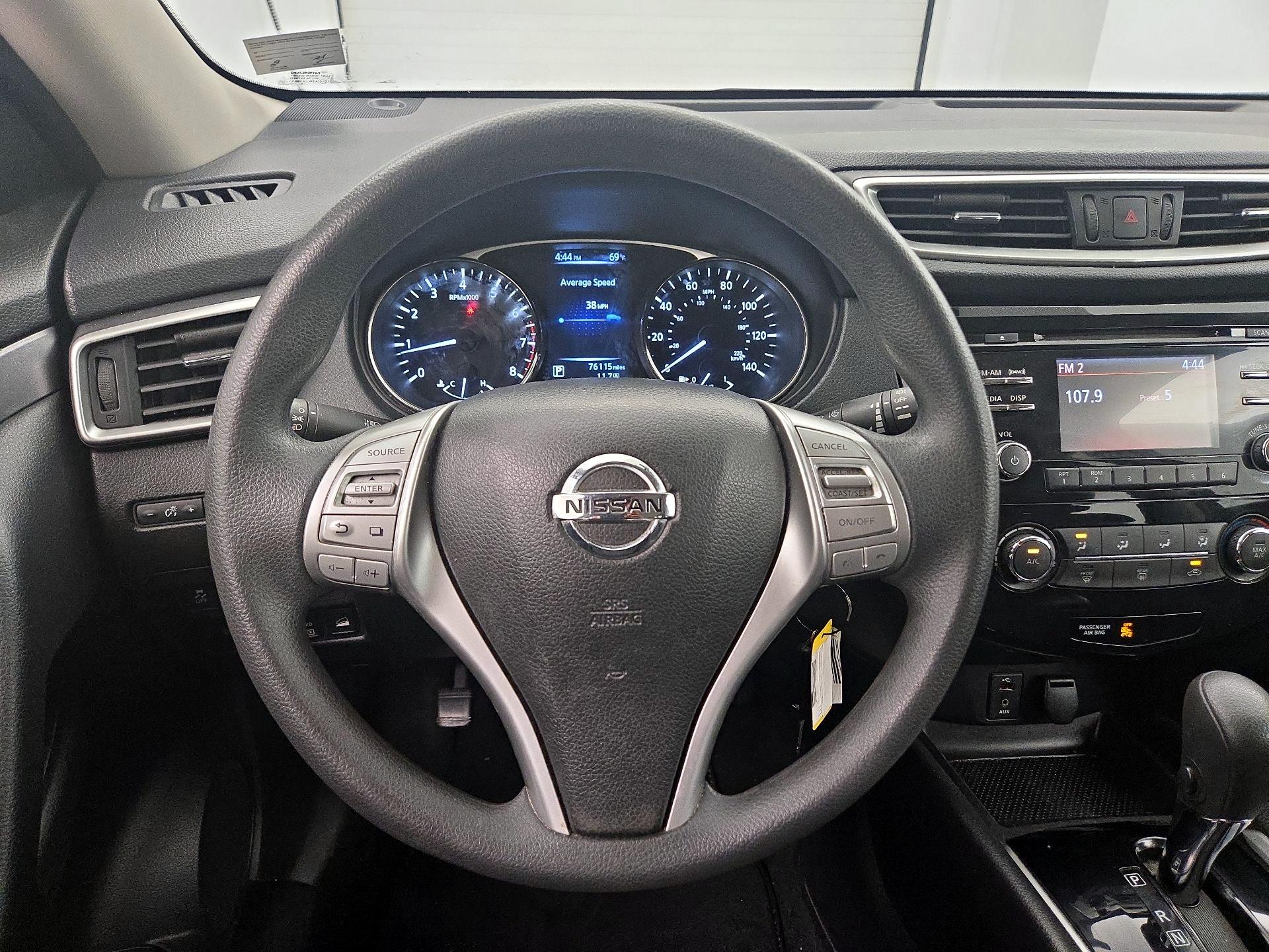 Thumbnail: 2015 Nissan Rogue - 10