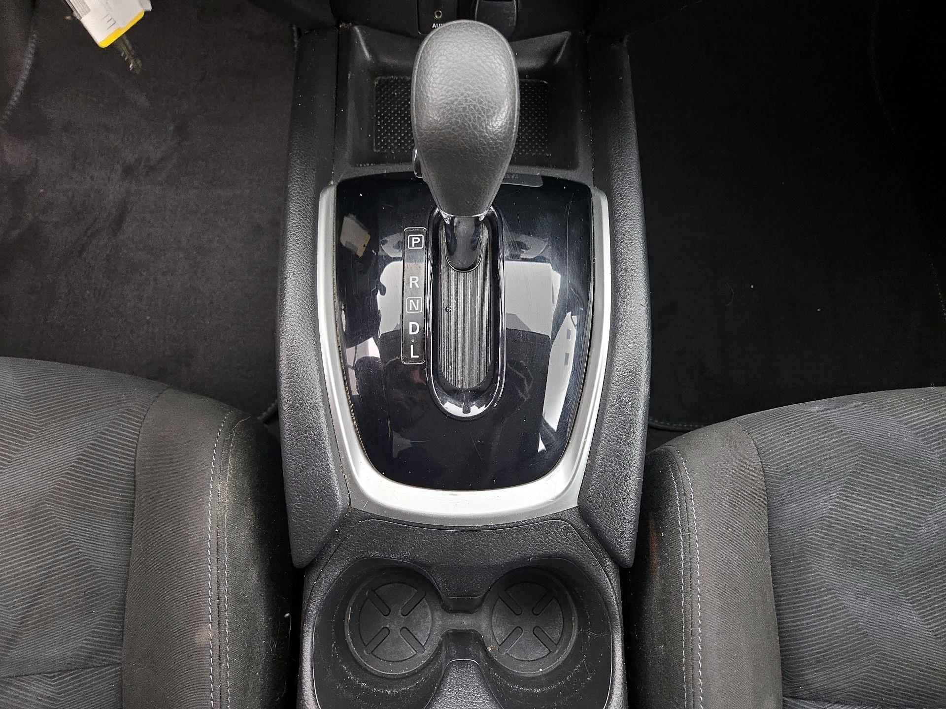 Thumbnail: 2015 Nissan Rogue - 17