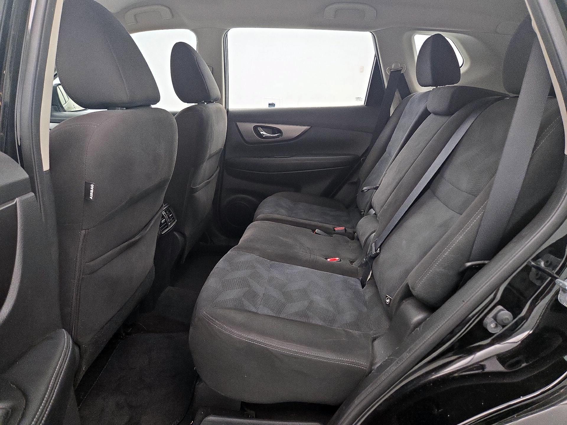 Thumbnail: 2015 Nissan Rogue - 19