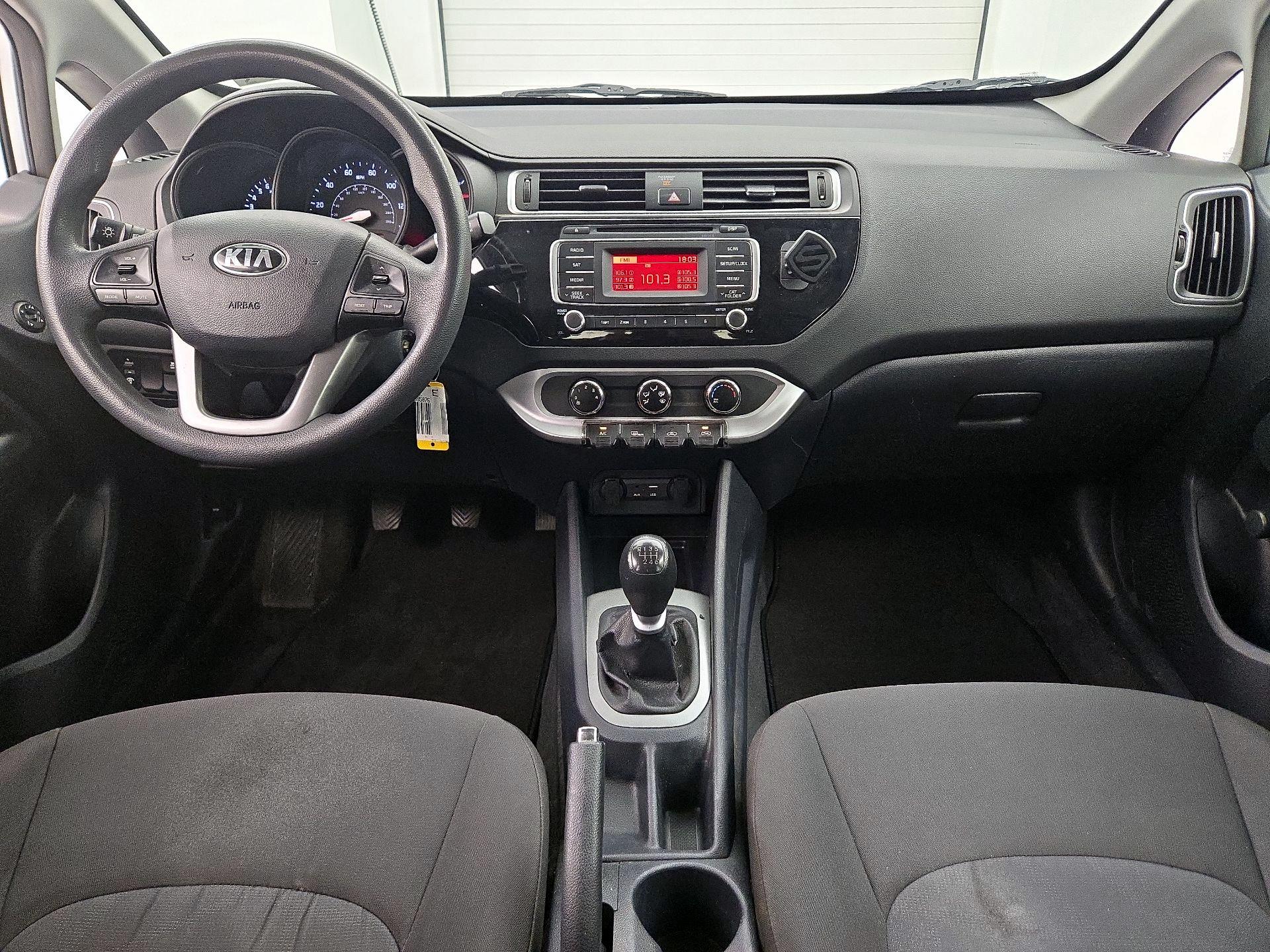 Thumbnail: 2016 Kia Rio - 9