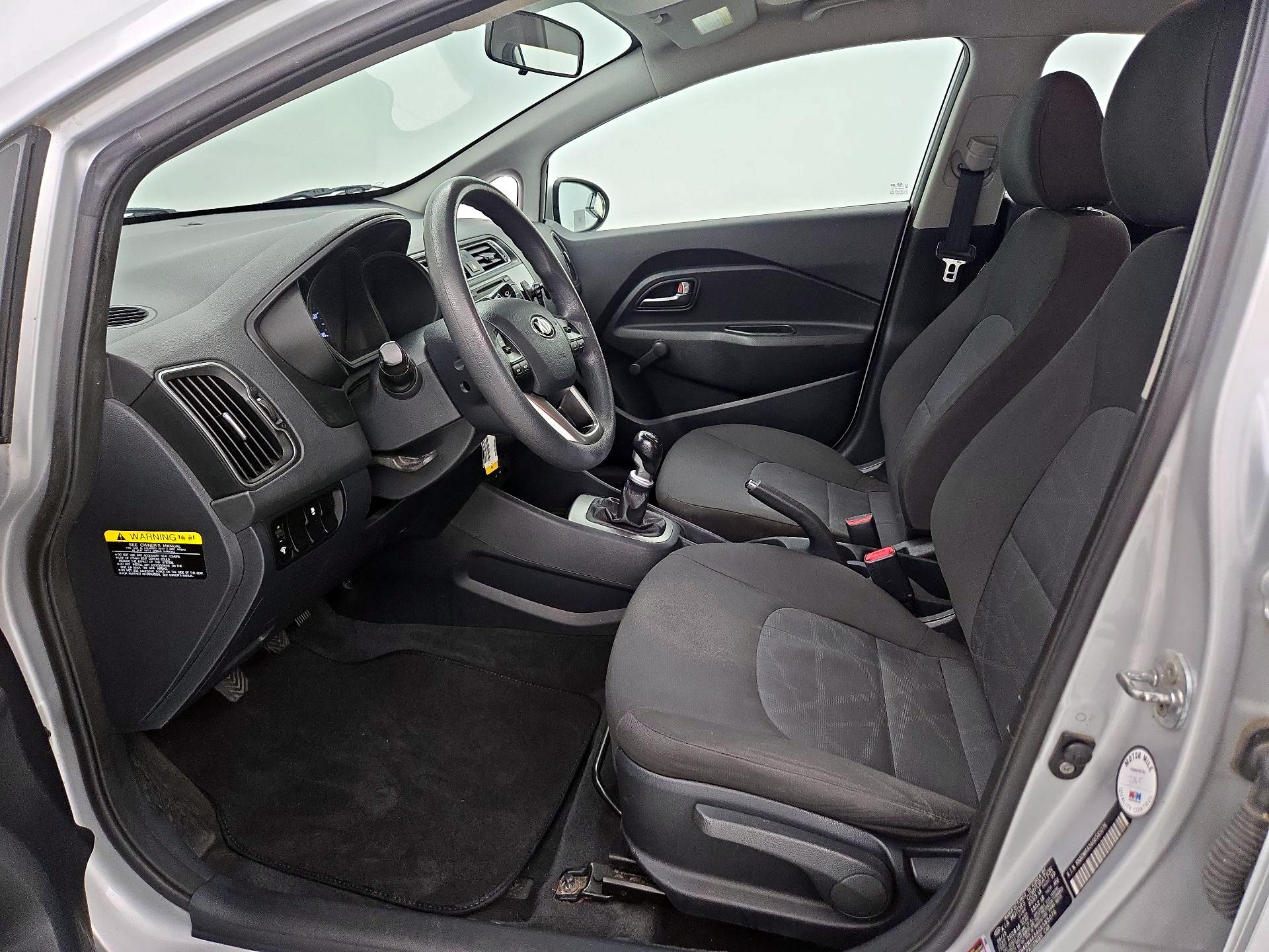 Thumbnail: 2016 Kia Rio - 11
