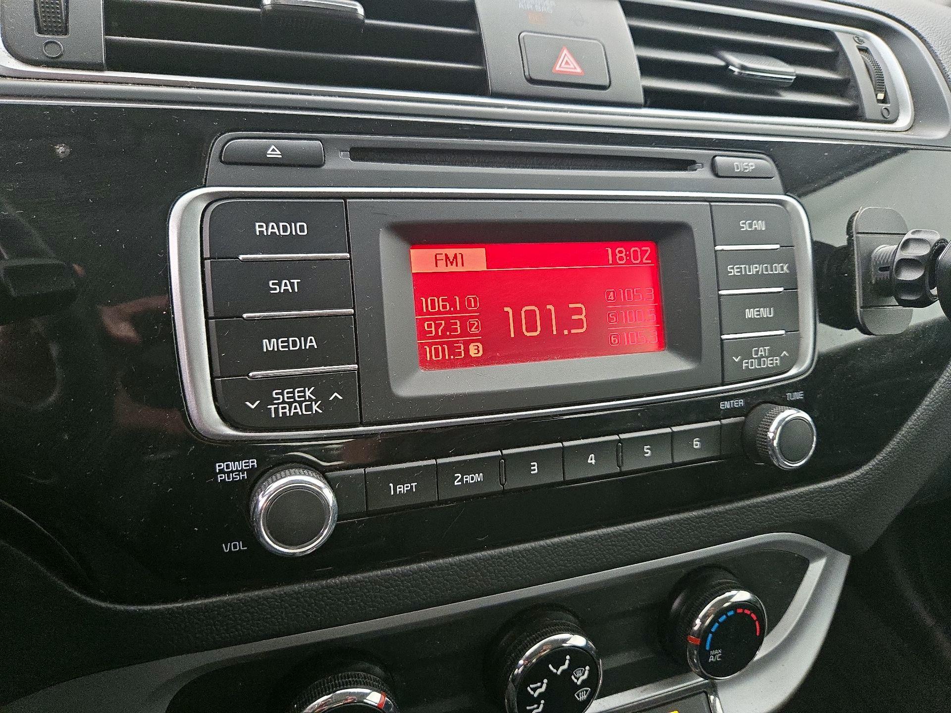 Thumbnail: 2016 Kia Rio - 14