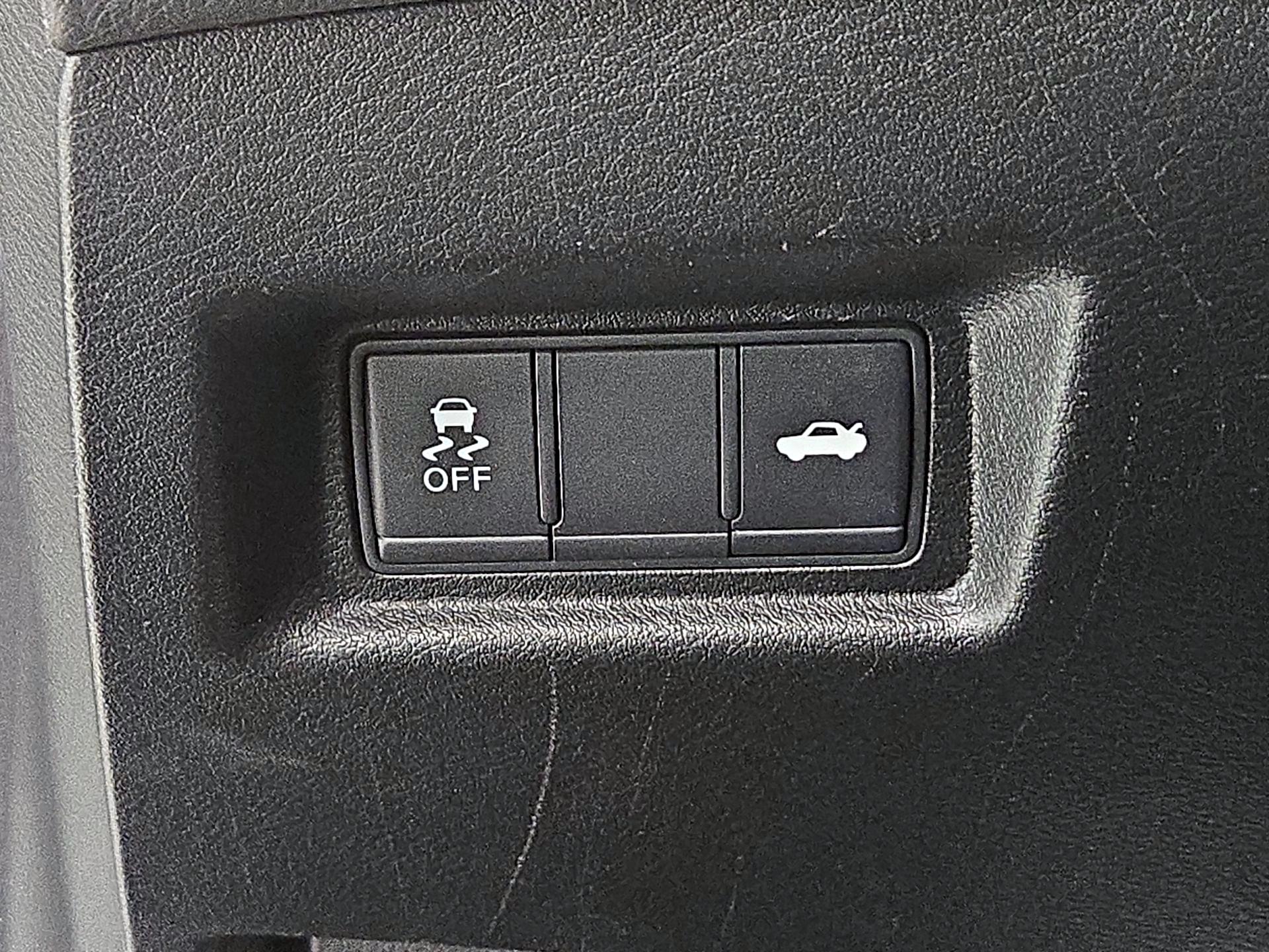 Thumbnail: 2019 INFINITI Q50 - 13