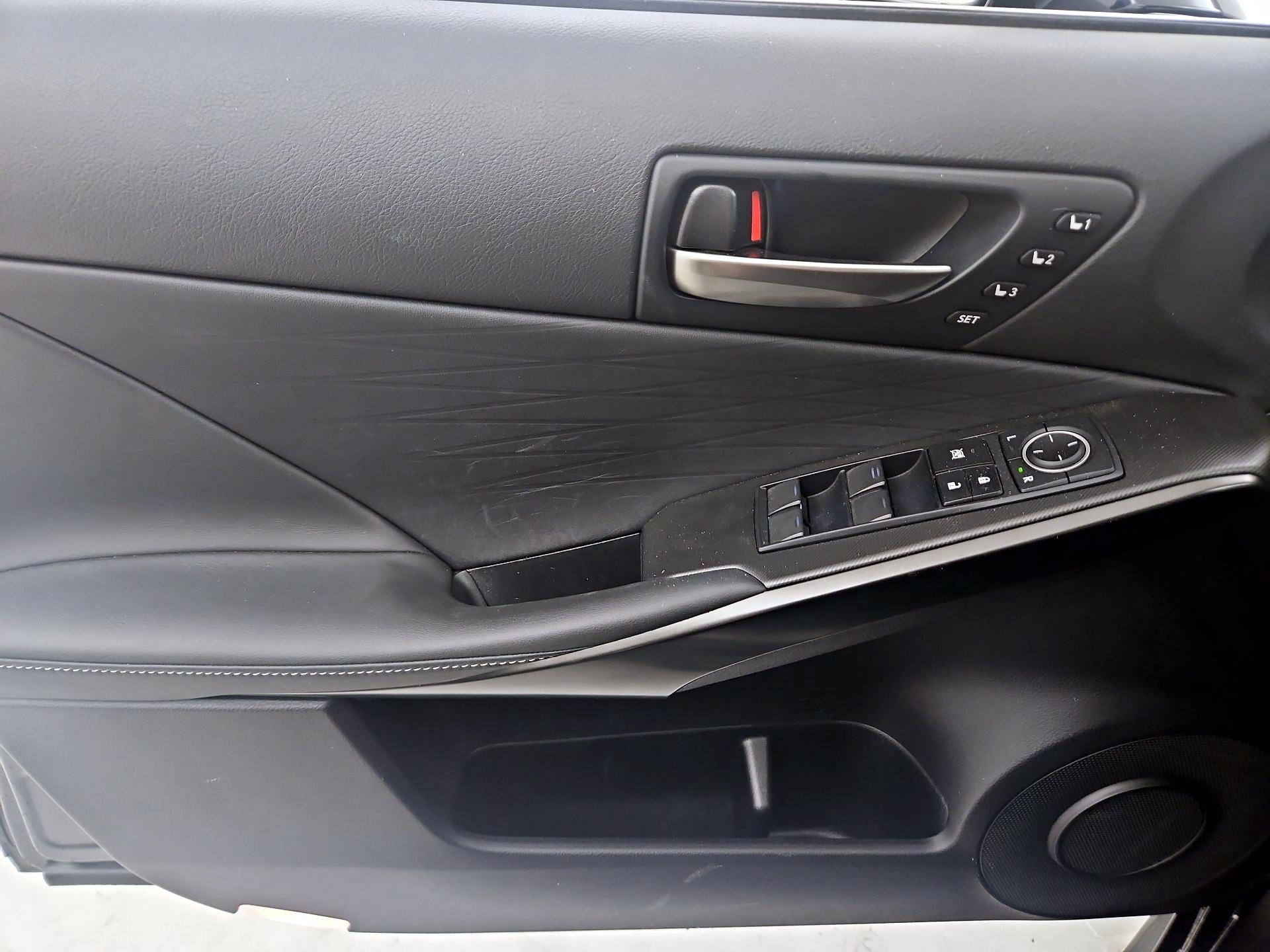 Thumbnail: 2022 Lexus IS - 12