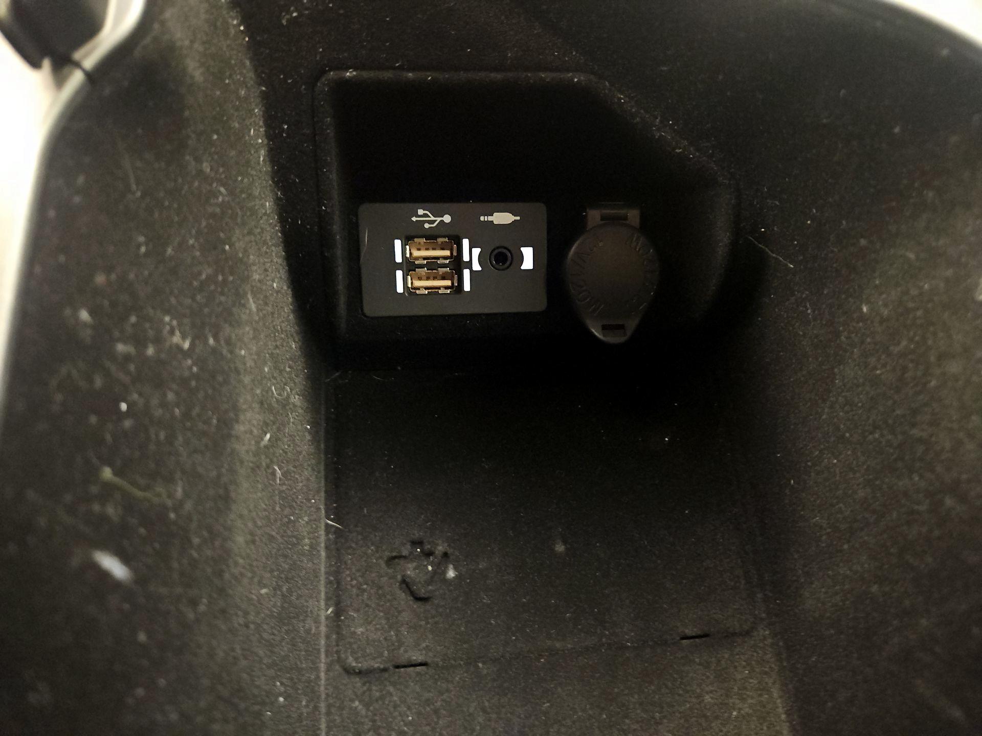 Thumbnail: 2022 Lexus IS - 19