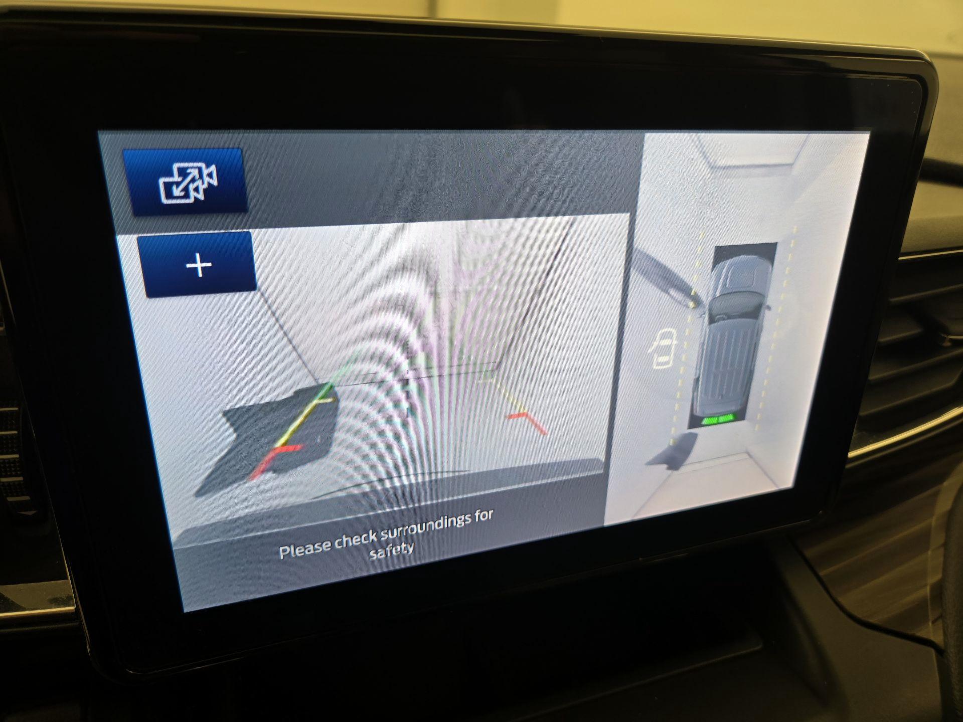 Thumbnail: 2020 Ford Explorer - 15