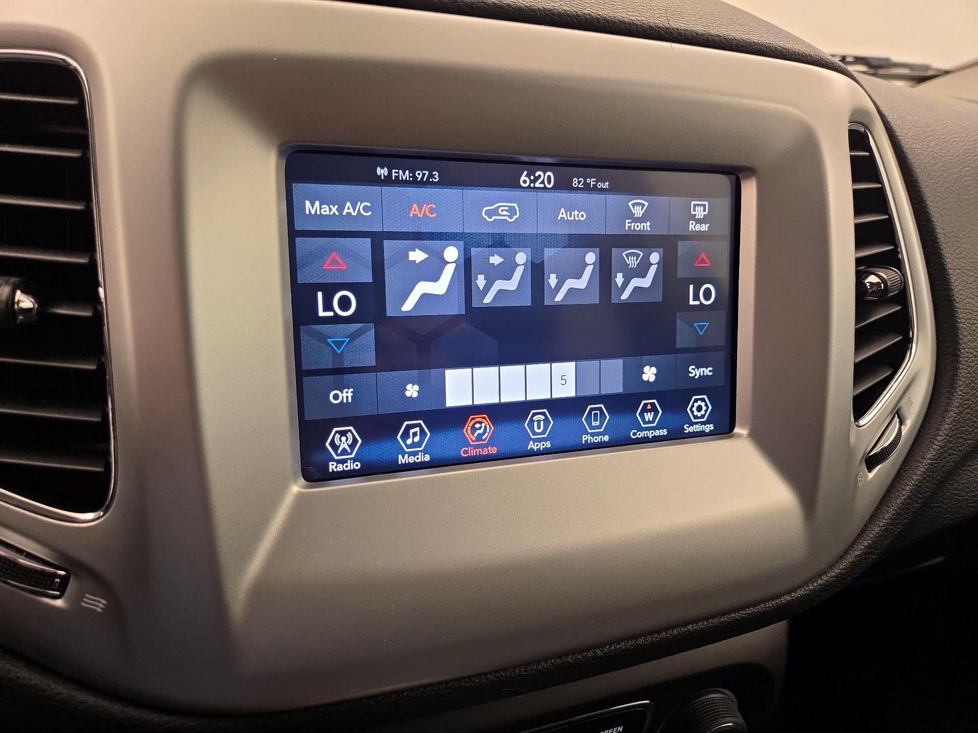 Thumbnail: 2019 Jeep Compass - 16