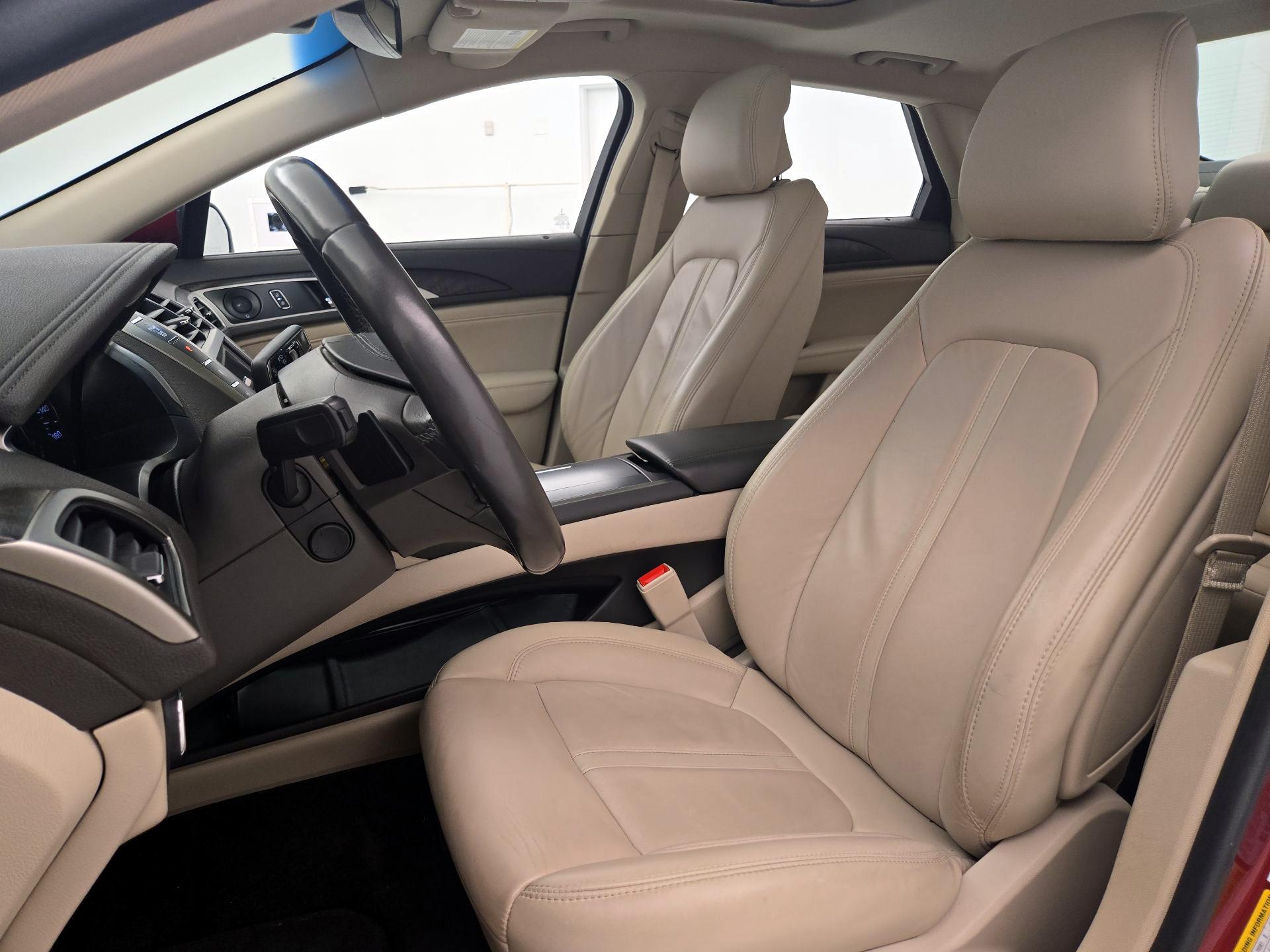 Thumbnail: 2019 Lincoln MKZ - 11