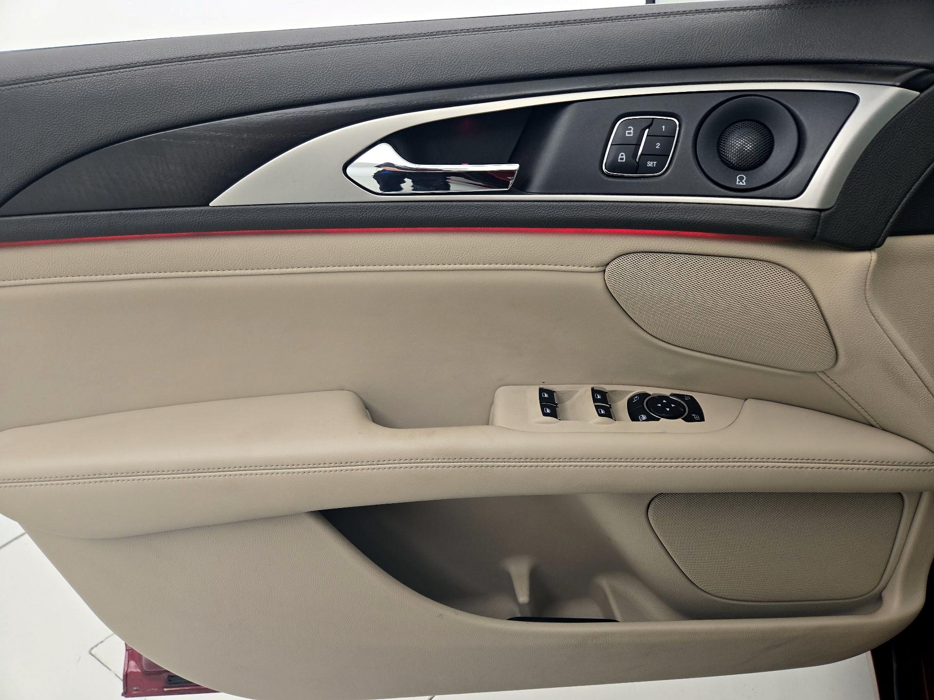 Thumbnail: 2019 Lincoln MKZ - 12