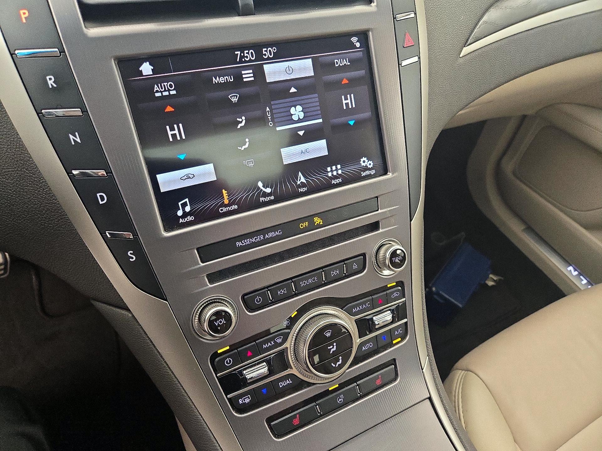 Thumbnail: 2019 Lincoln MKZ - 17