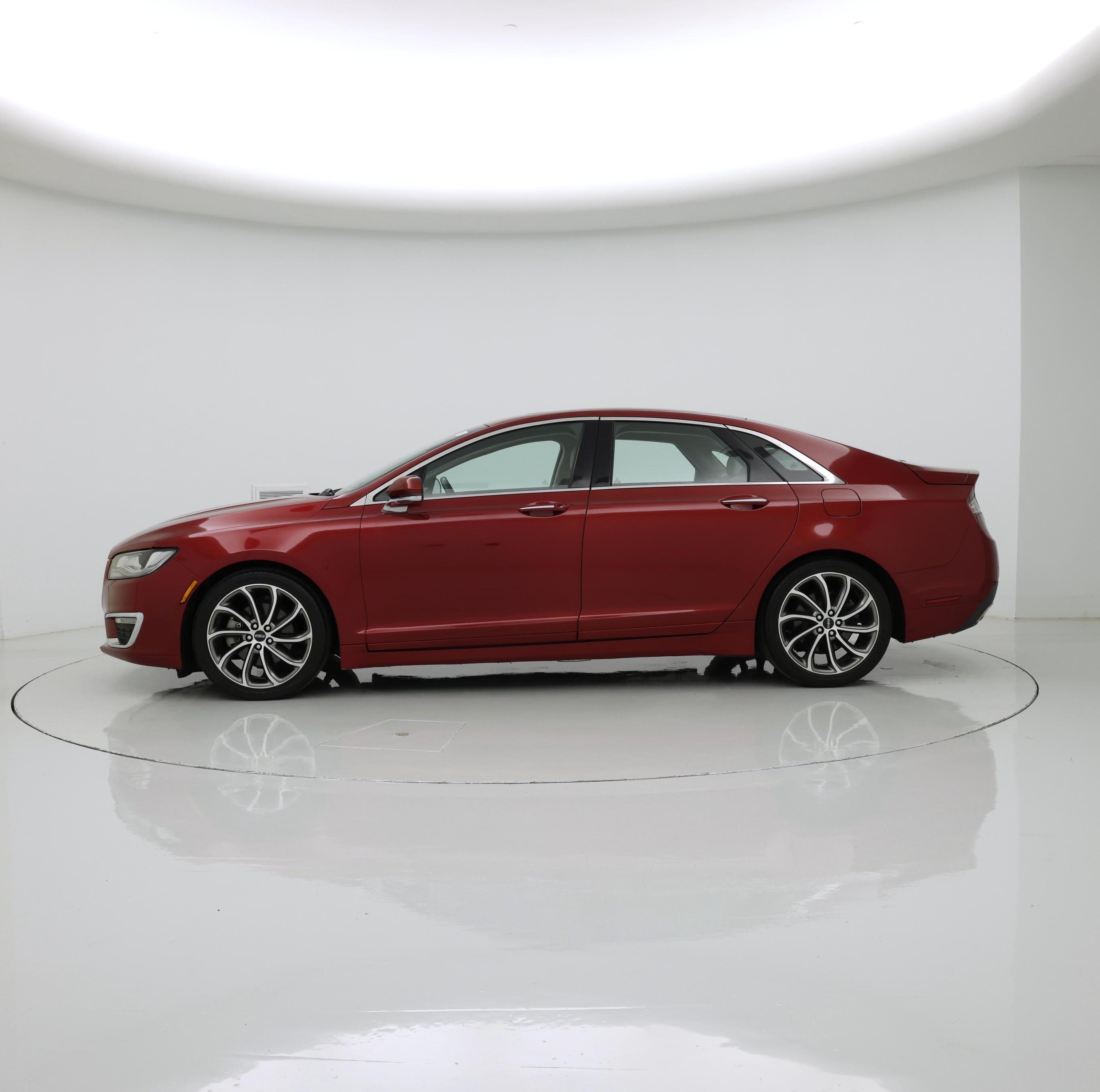 Thumbnail: 2019 Lincoln MKZ - 3