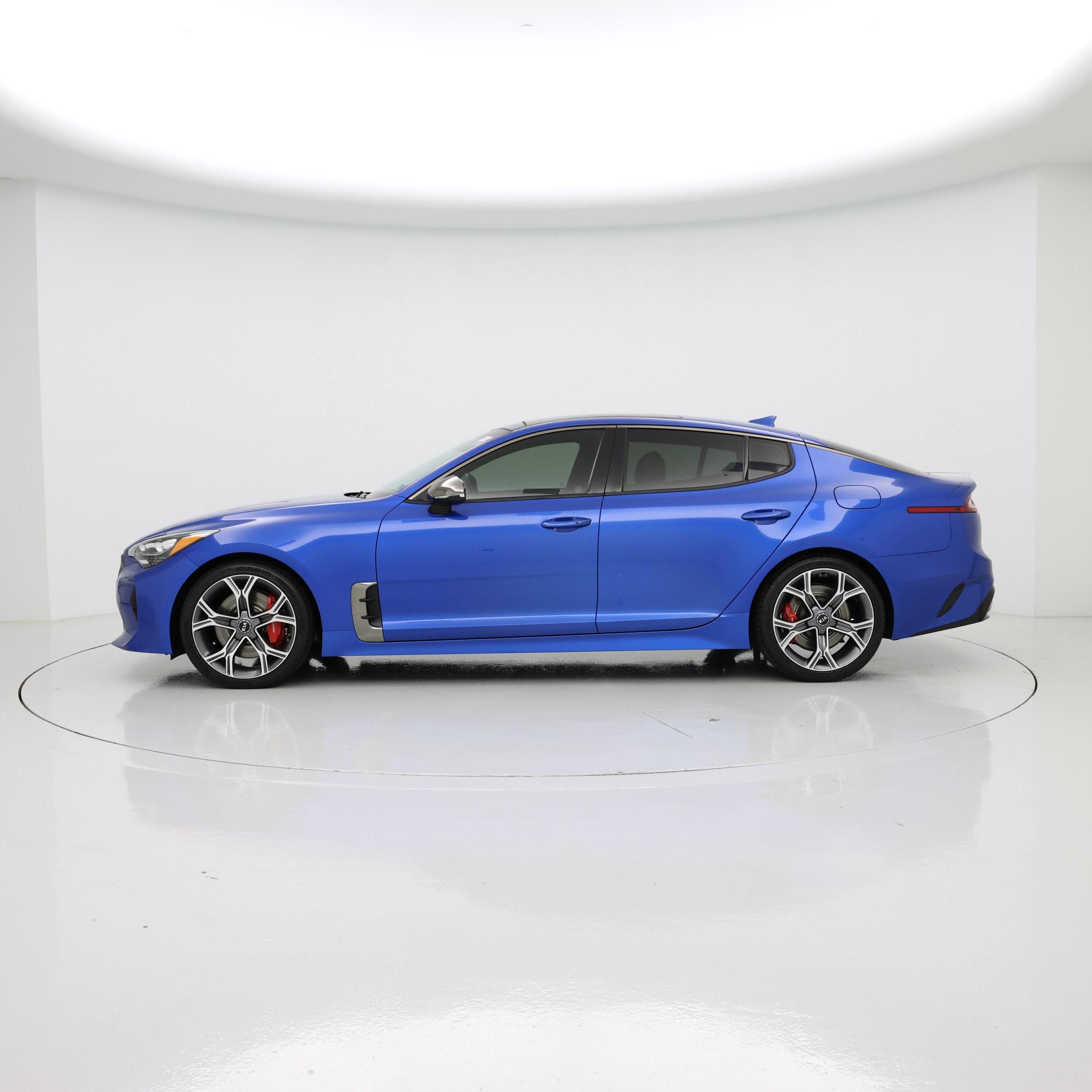 Thumbnail: 2018 Kia Stinger - 3