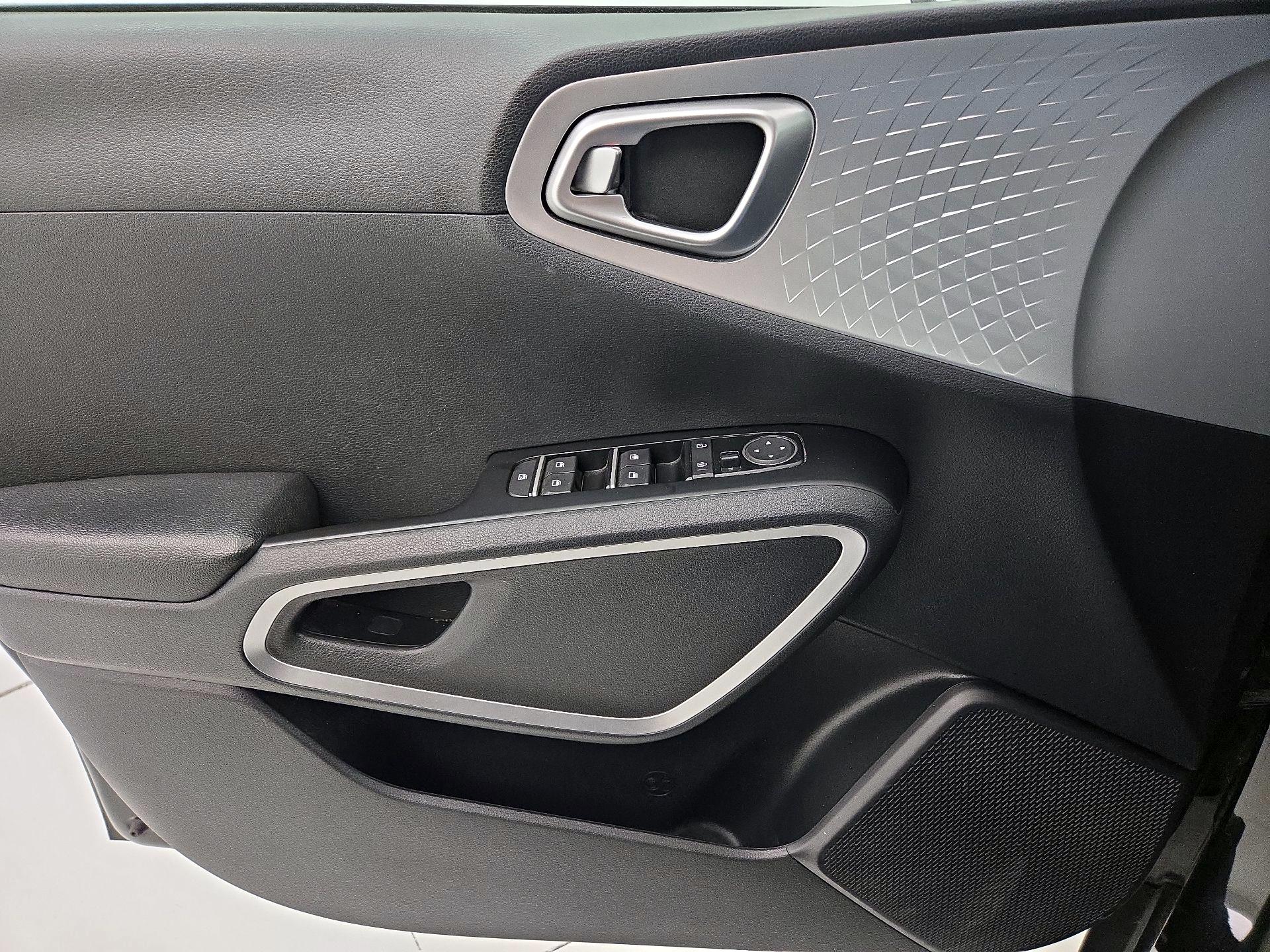 Thumbnail: 2020 Kia Soul - 12