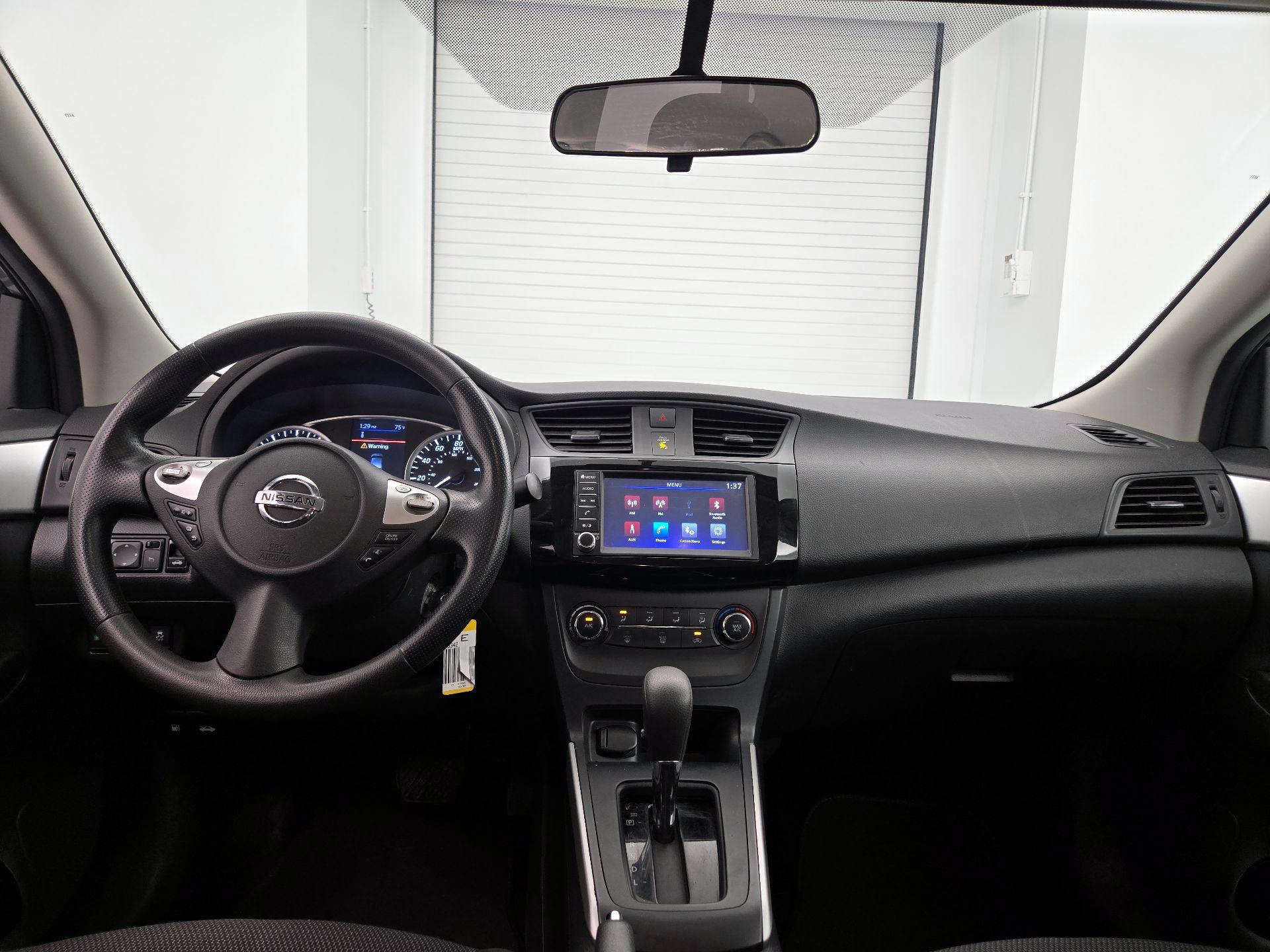 Thumbnail: 2019 Nissan Sentra - 9
