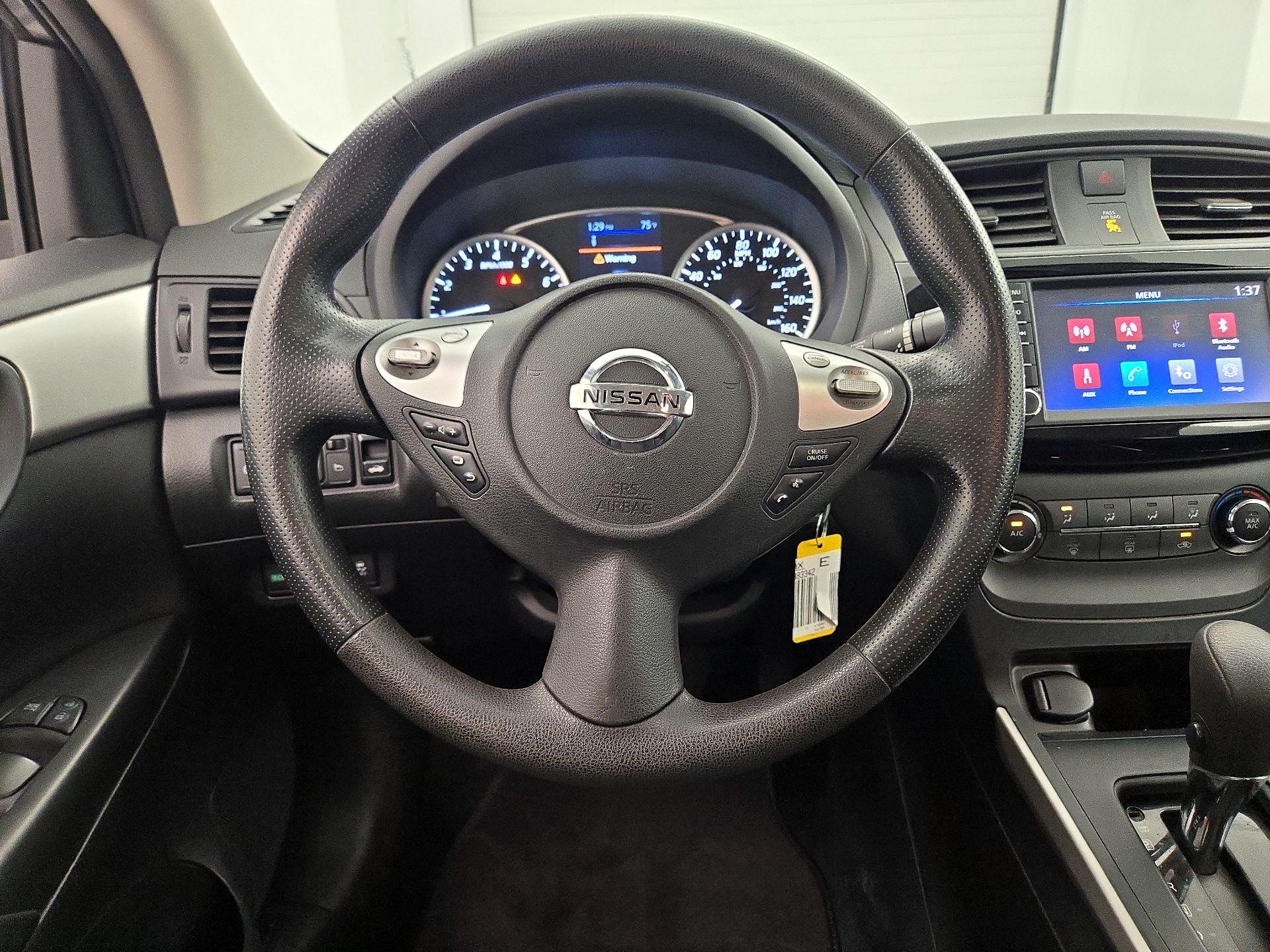 Thumbnail: 2019 Nissan Sentra - 10