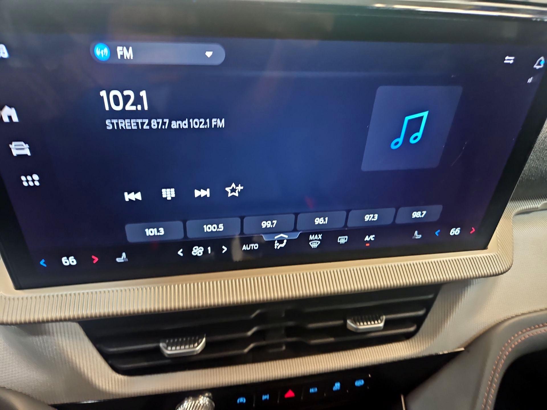 Thumbnail: 2025 Ford Explorer - 16