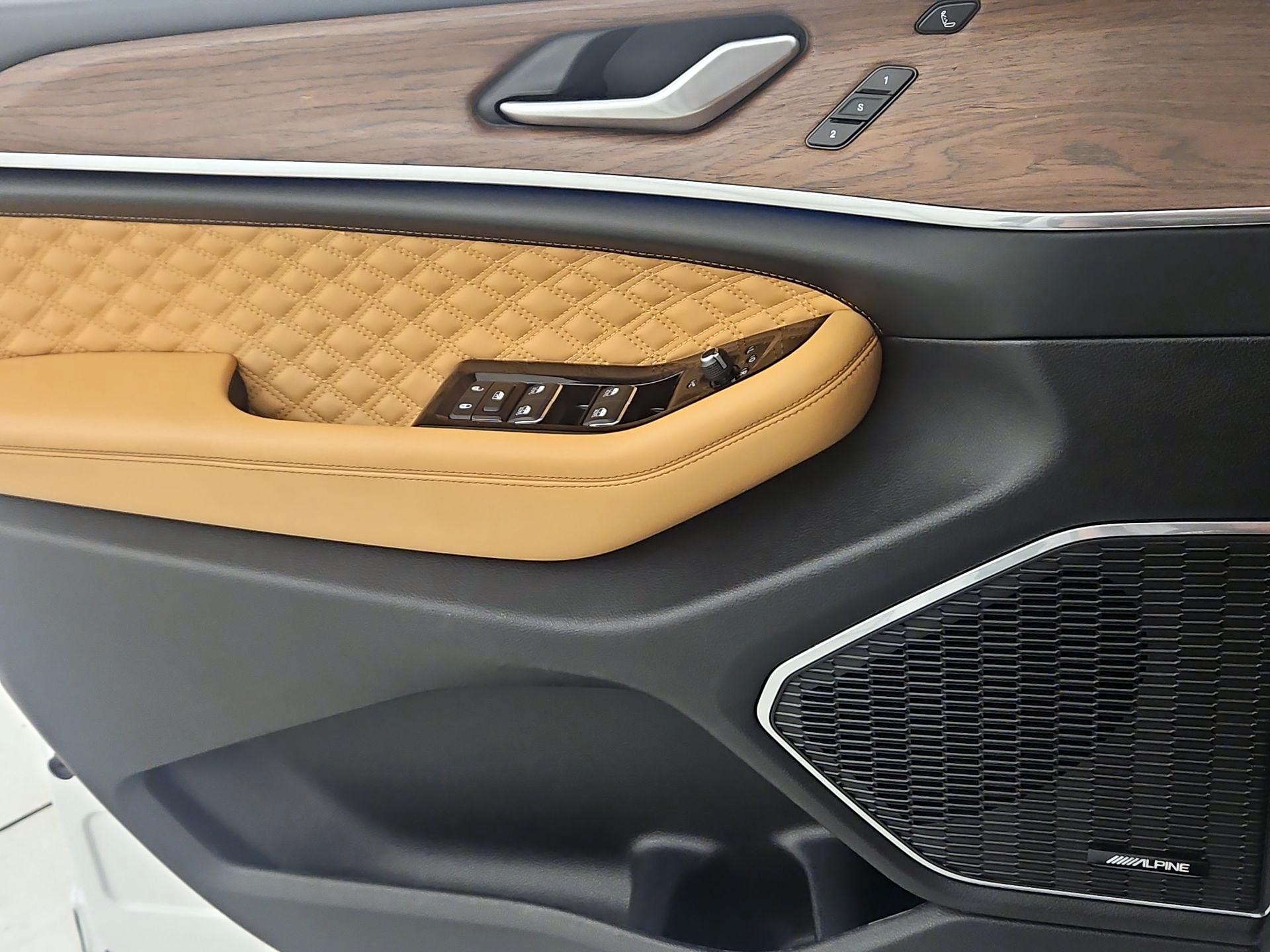 Thumbnail: 2022 Jeep Grand Cherokee - 12