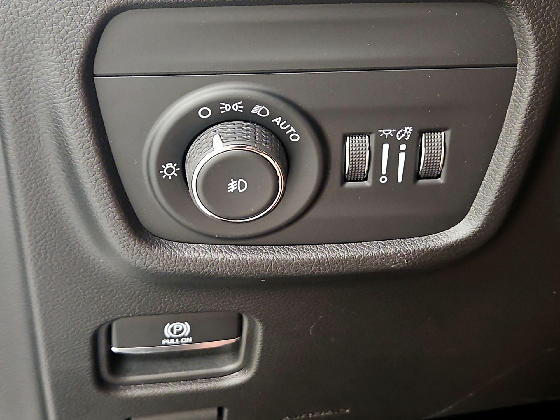 Thumbnail: 2022 Jeep Grand Cherokee - 13